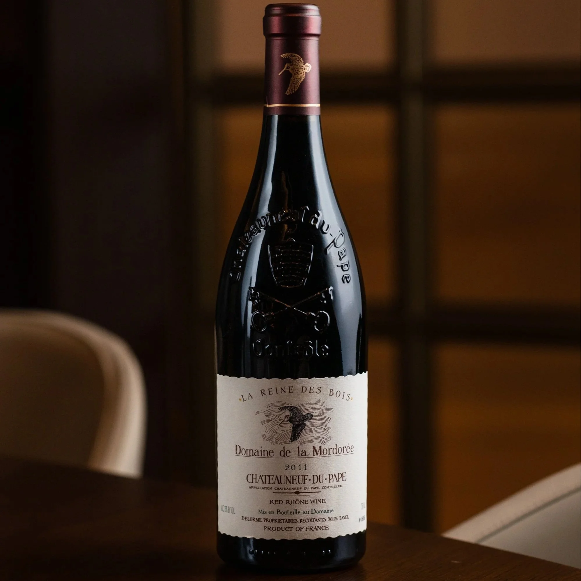 A bottle of Domaine de la Mordoree La Reine des Bois Chateauneuf-du-Pape on the Class Act table, for the Reserve membership.