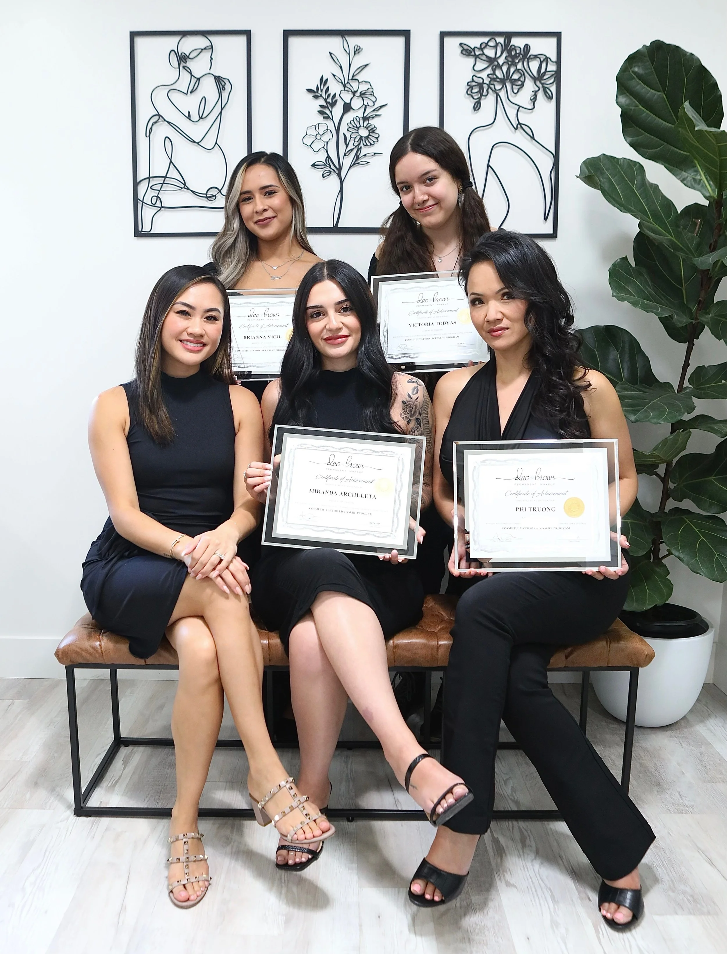 Class Briana, Victoria, Phi, Miranda.JPG