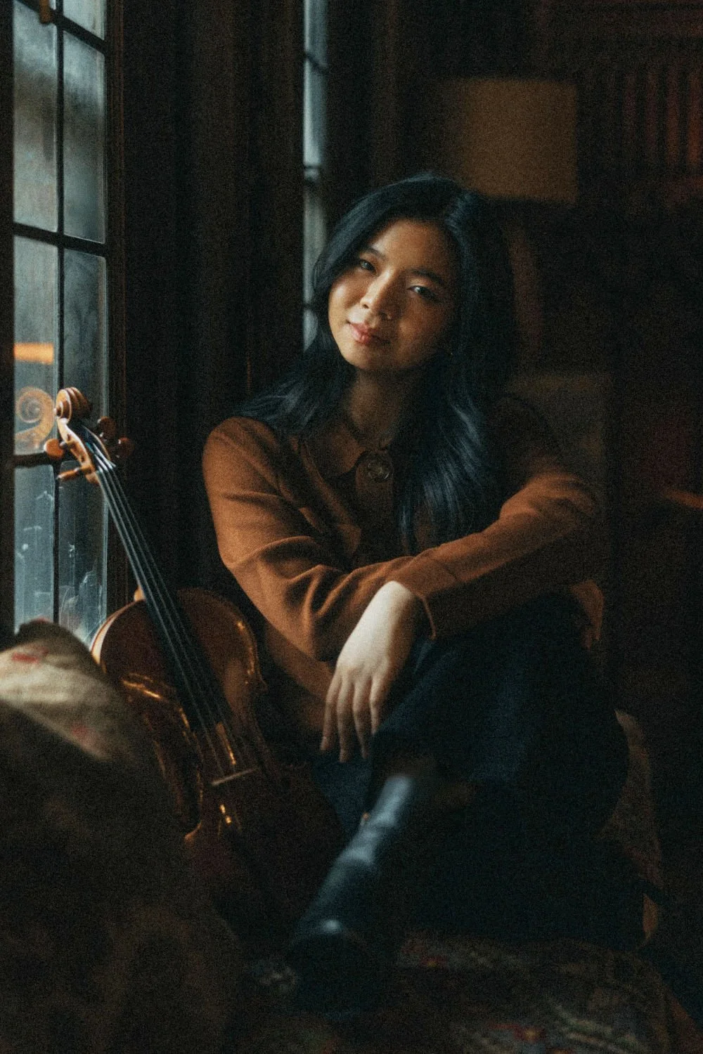 Karisa Chiu with Violin