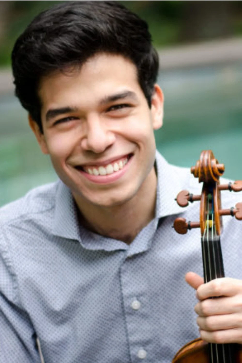 Rubén Rengel with Violin