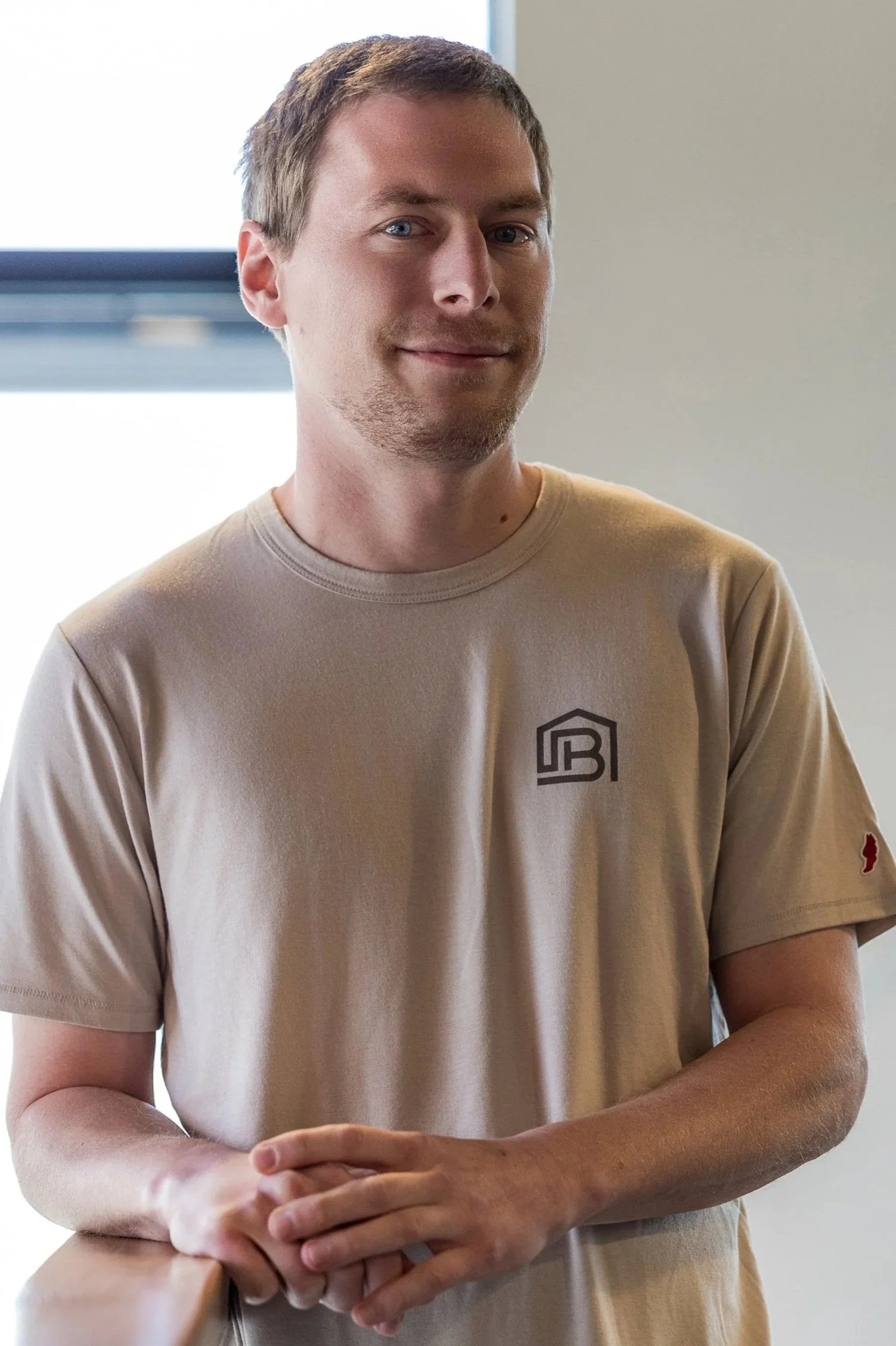 BURK Tri-Flex Tee [Pebble]