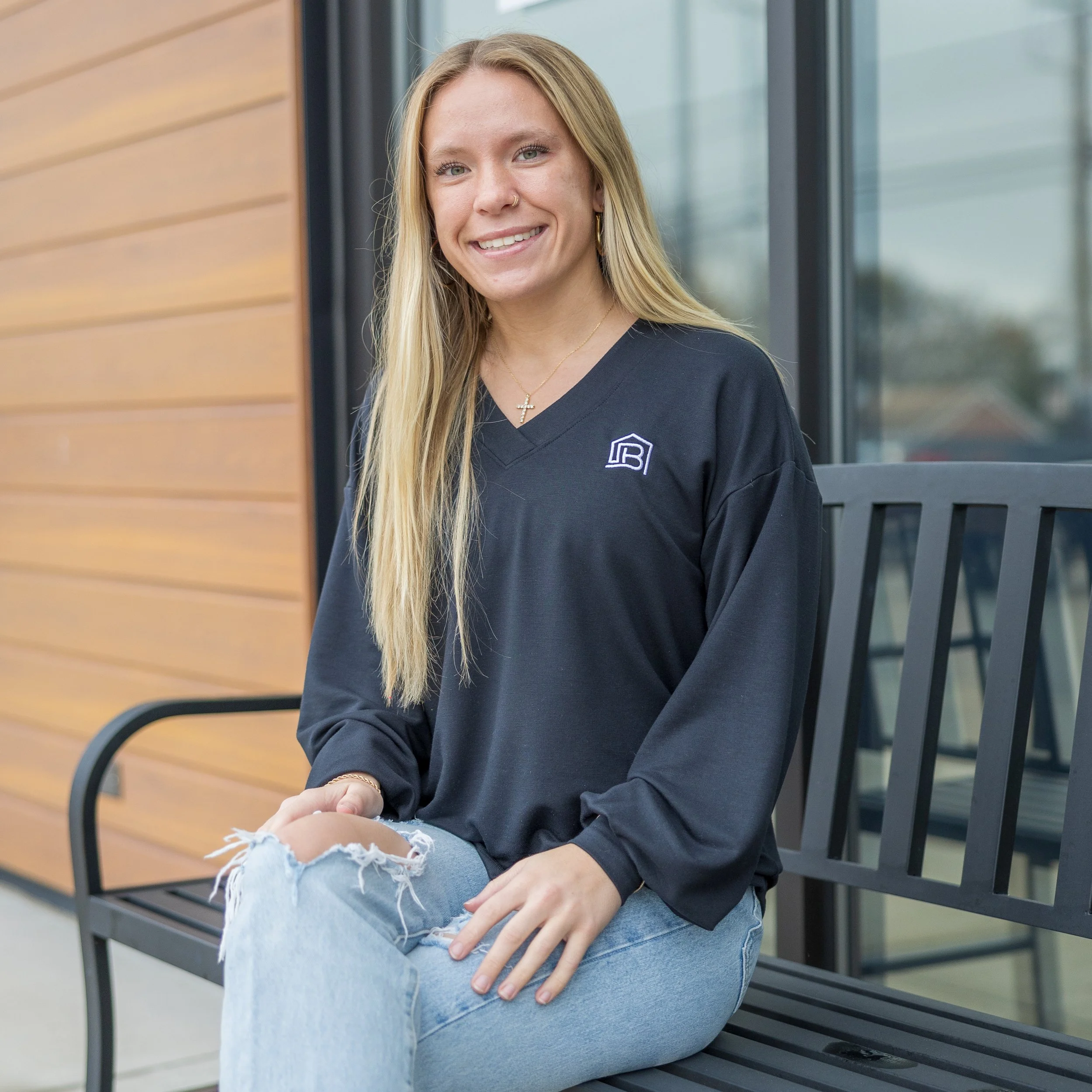 BURK X Travis Matthew Ladies V-neck [Black]