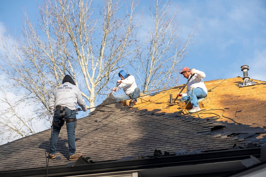 What to Expect During a Roof Replacement: A Homeowner’s Guide