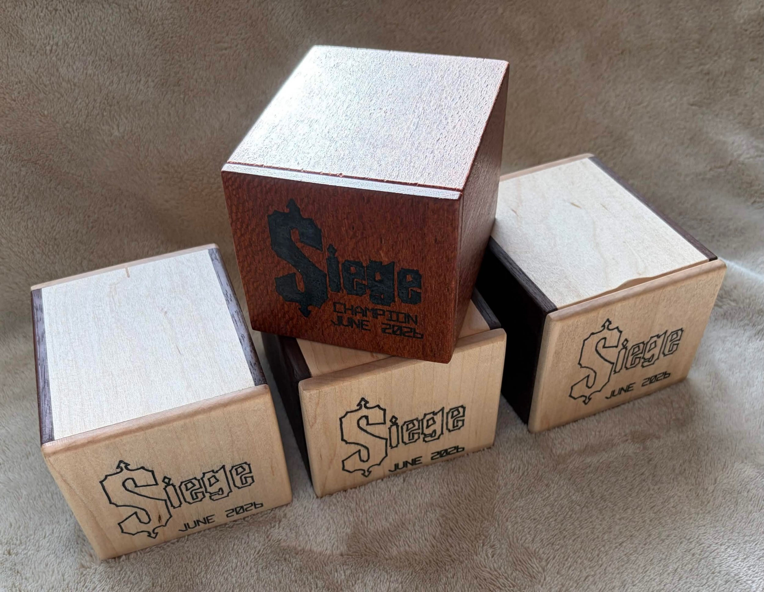 Check out these amazing custom deck boxes from Grain-Storm!! These will be given as prizes to winner of SIEGE this weekend. 

Check out her website at grain-storm.com

📦