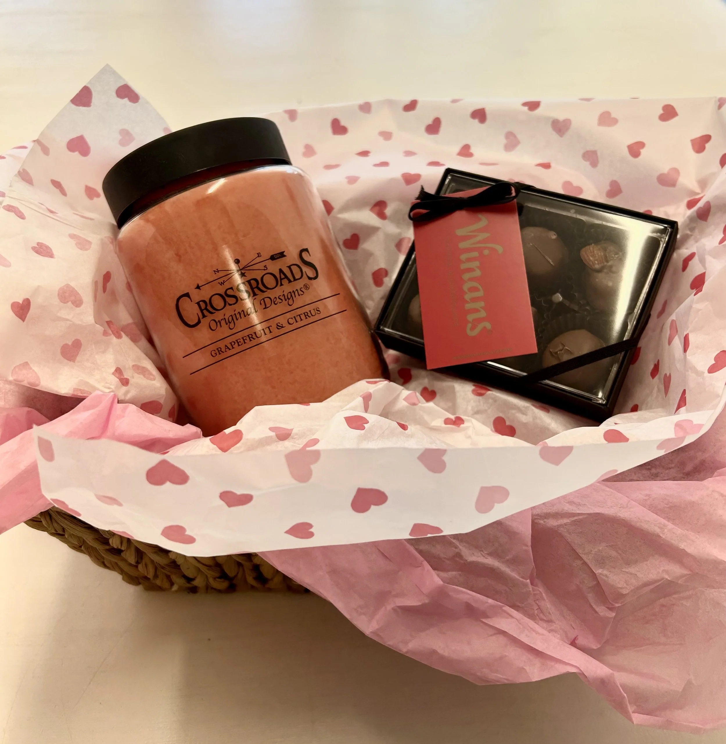 Valentine's Day Gift Basket - Sweetheart Basket