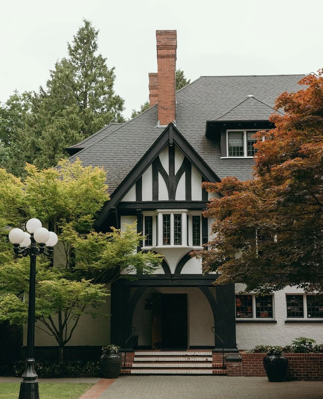 Pinch us, October! ✨⁠
⁠
We can't get enough of these warm autumn days, cozy candlelit receptions, and gorgeous golden foliage. ⁠
⁠
Consider this our official love letter to fall in October. 😍 #BrockHouseEvents