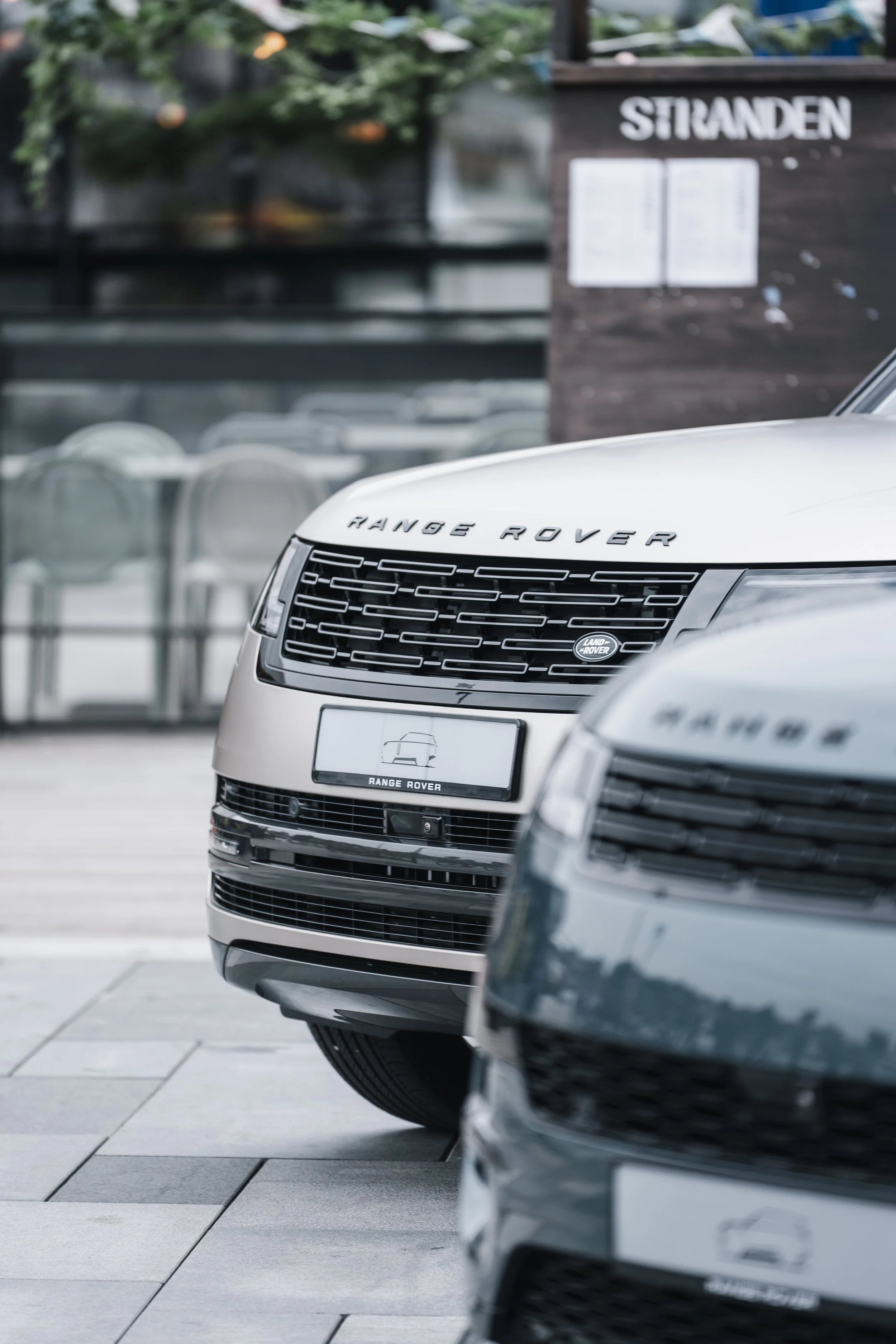 JLR_BIS_26_cars-1.jpg