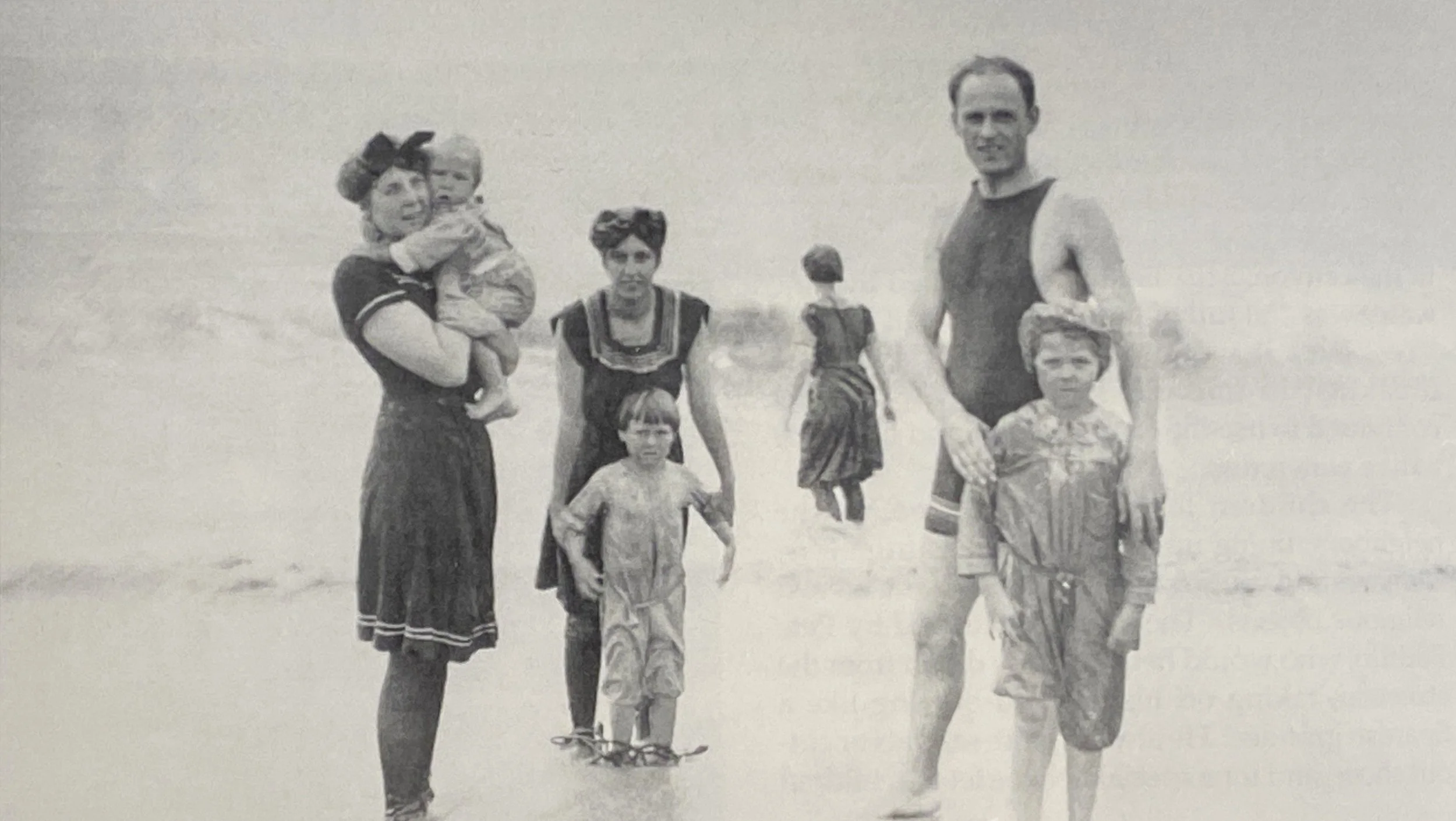 BentonsattheBeach.jpg