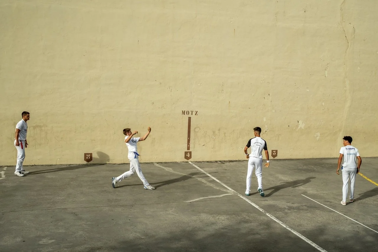 Fast Ball - Getaria, País Vasco, España (S-031)