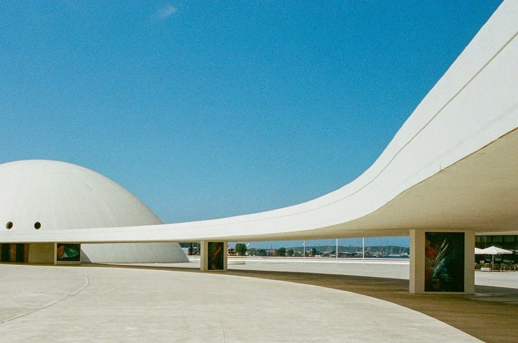 Jetsons - Centro Cultural Oscar Neimeyer, Avilés, Asturias, España (U-010)