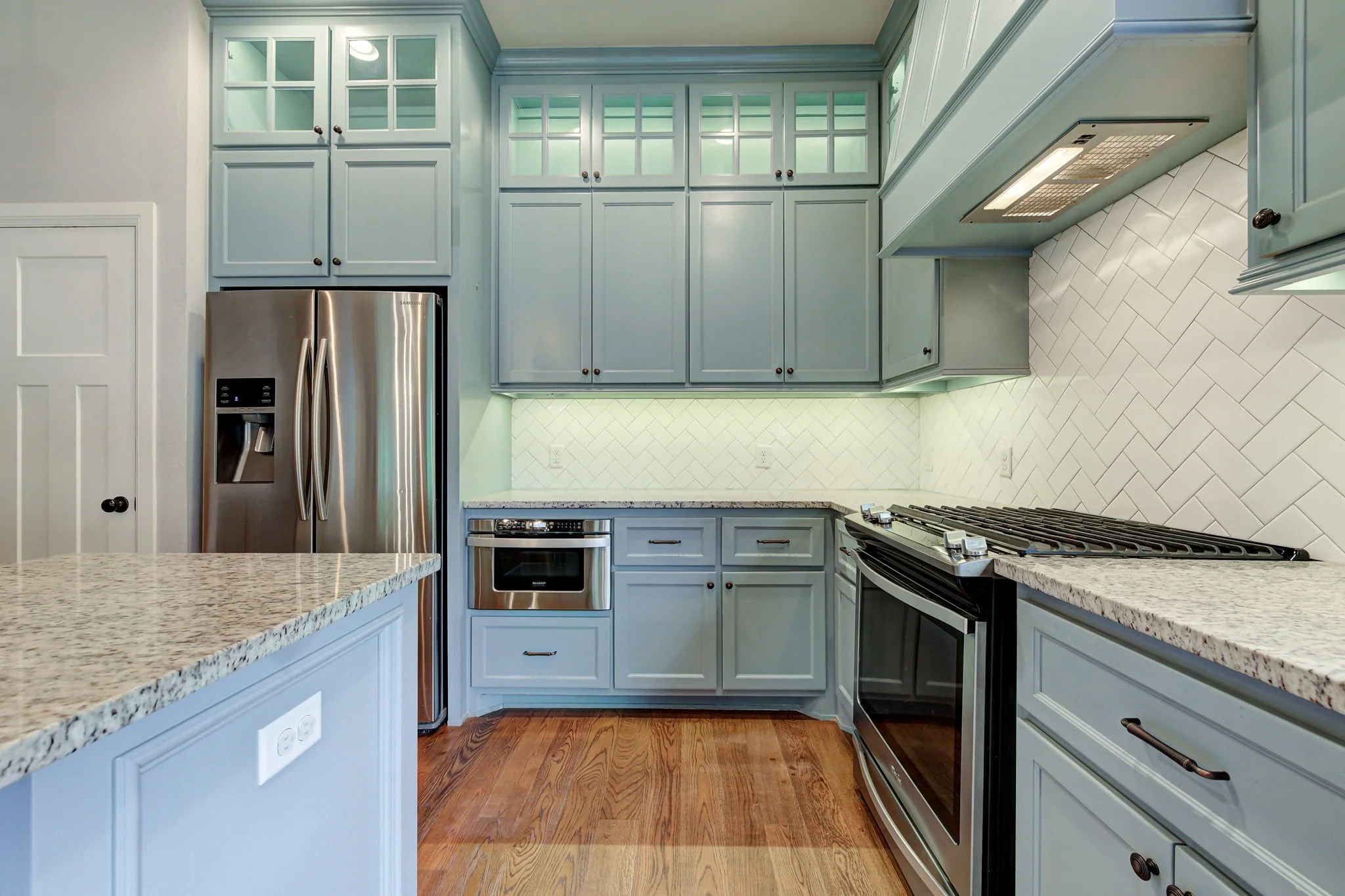 15-kitchen-subway-tile-backsplash-granite-counters.jpg