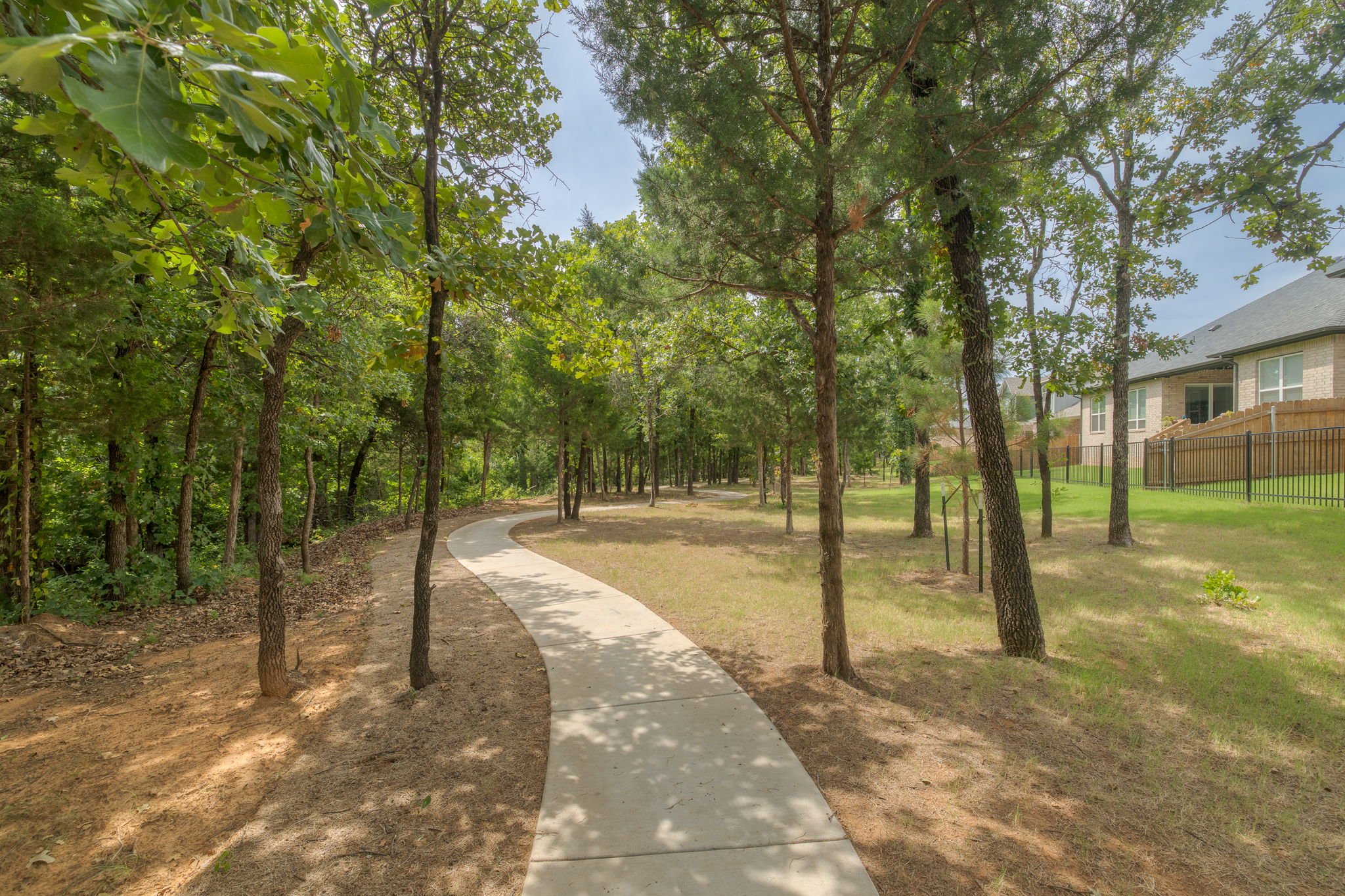 72-1732-parkwood-ave-edmond-ok-73034-wooded-greenbelt-trail.jpg