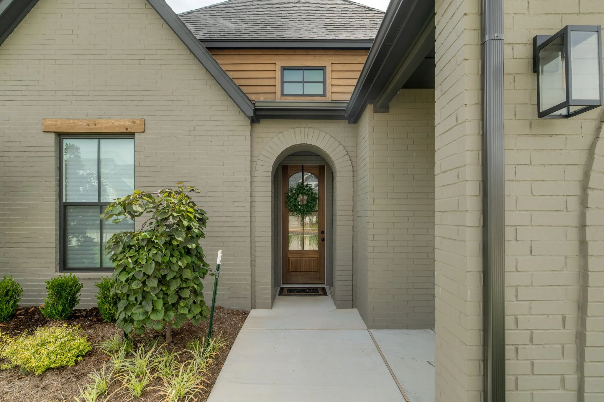 67-1732-parkwood-ave-edmond-ok-73034-covered-front-entry.jpg