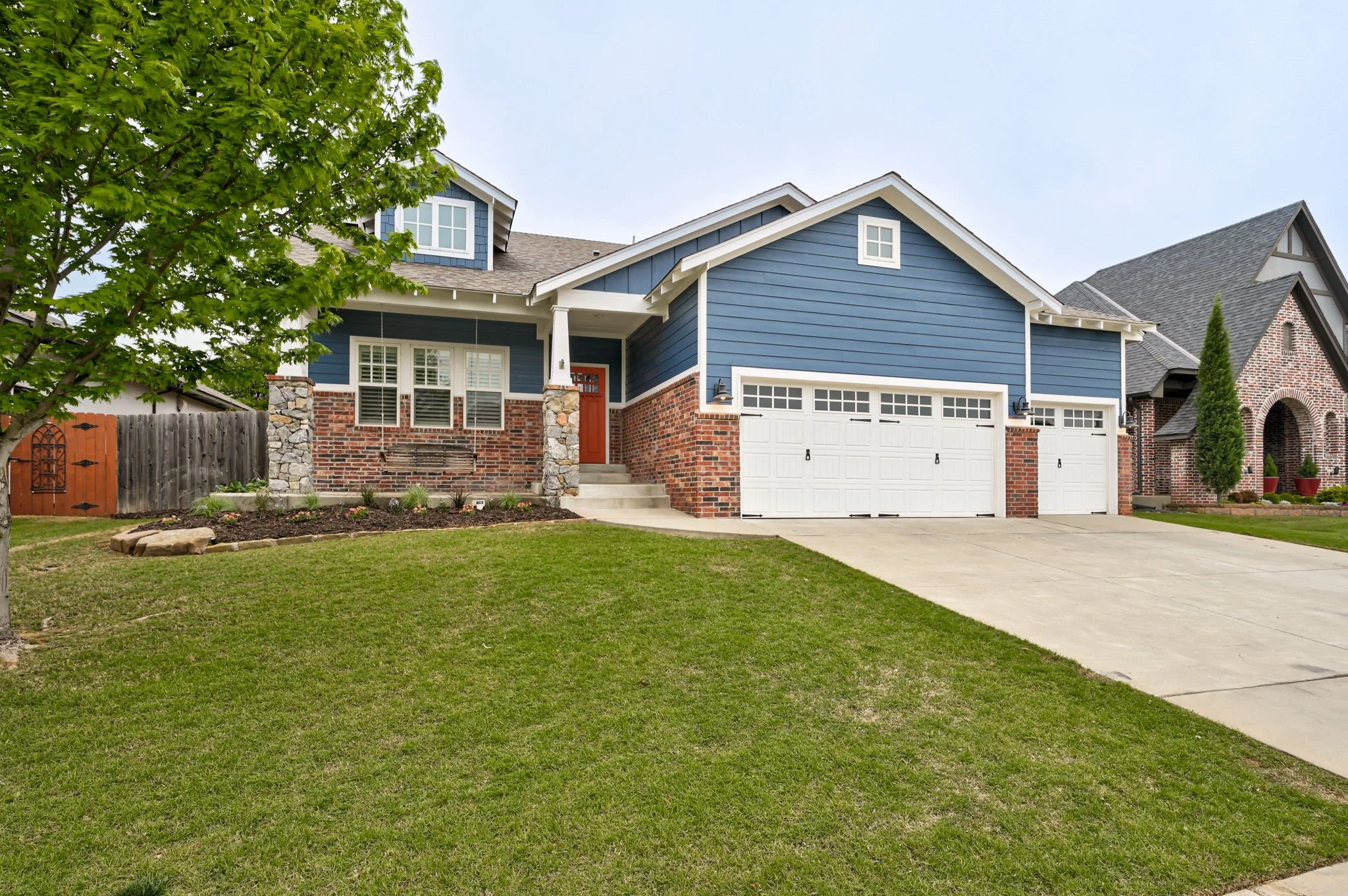 02-craftsman-home-front-exterior-3-car-garage.jpg