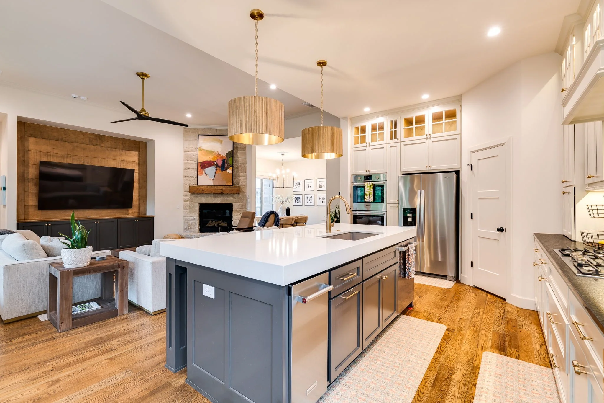 24-1732-parkwood-ave-edmond-ok-73034-kitchen-island-refrigerator.jpg