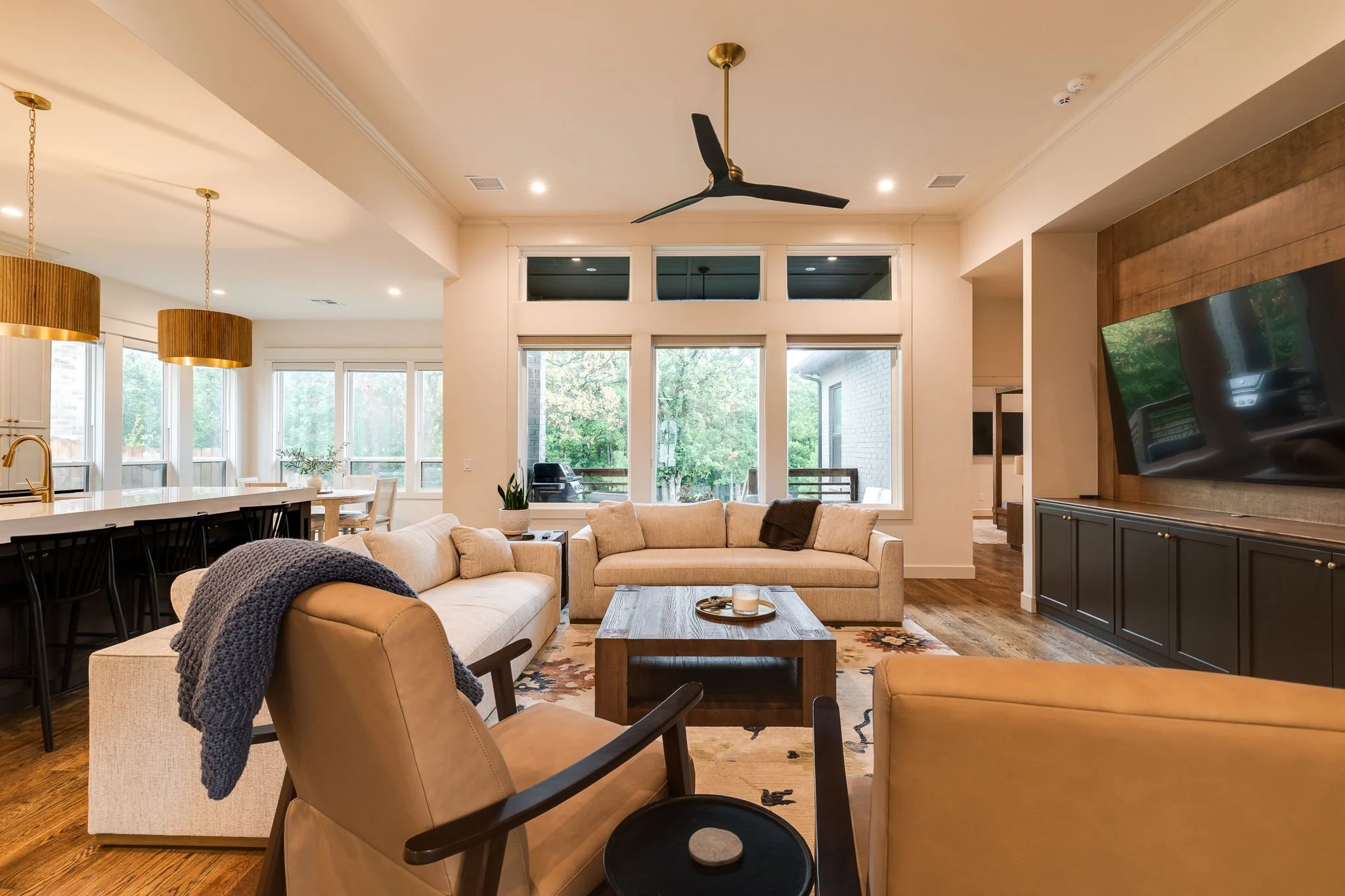 12-1732-parkwood-ave-edmond-ok-73034-living-room.jpg
