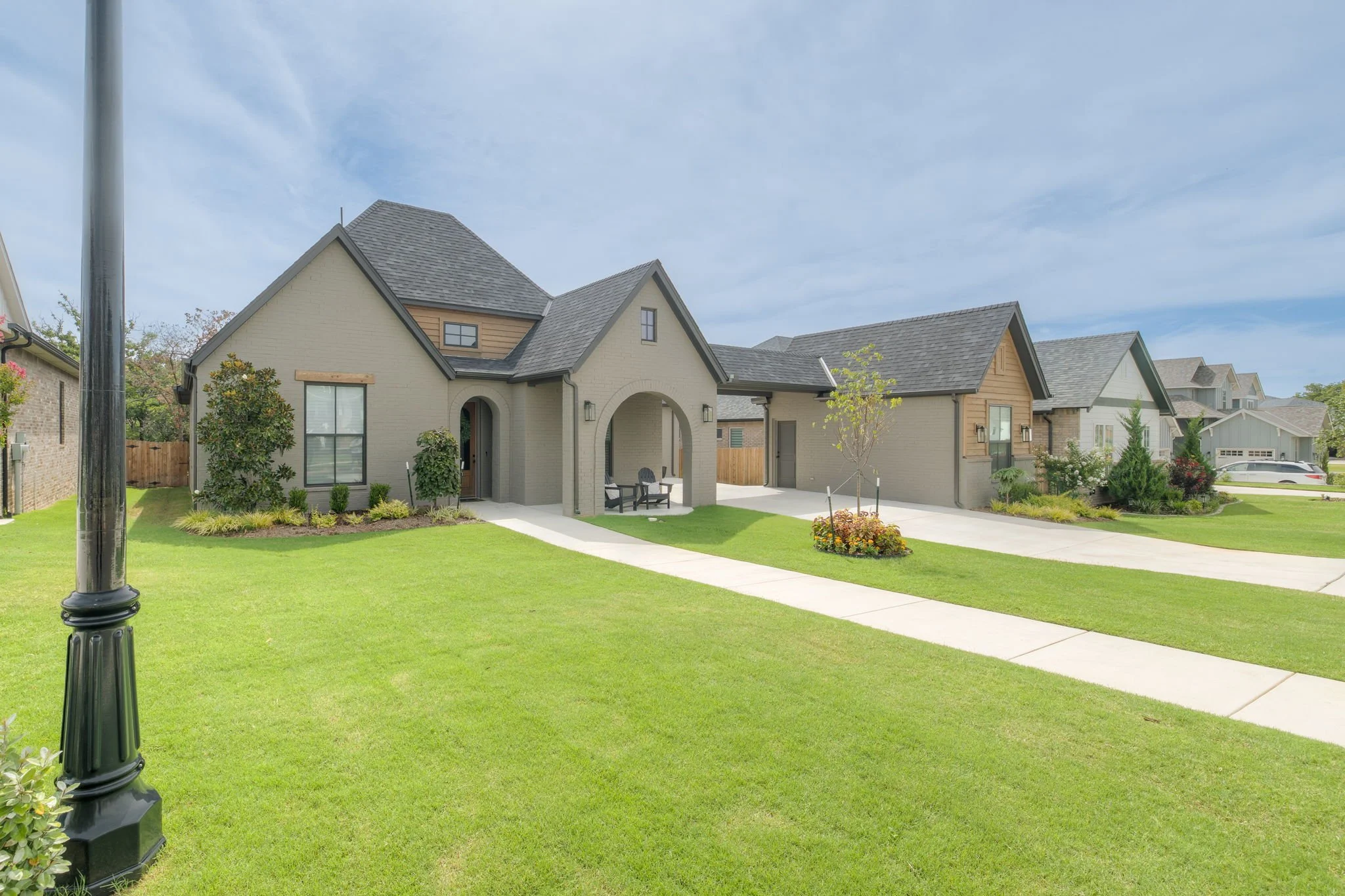 64-1732-parkwood-ave-edmond-ok-73034-front-exterior-driveway.jpg