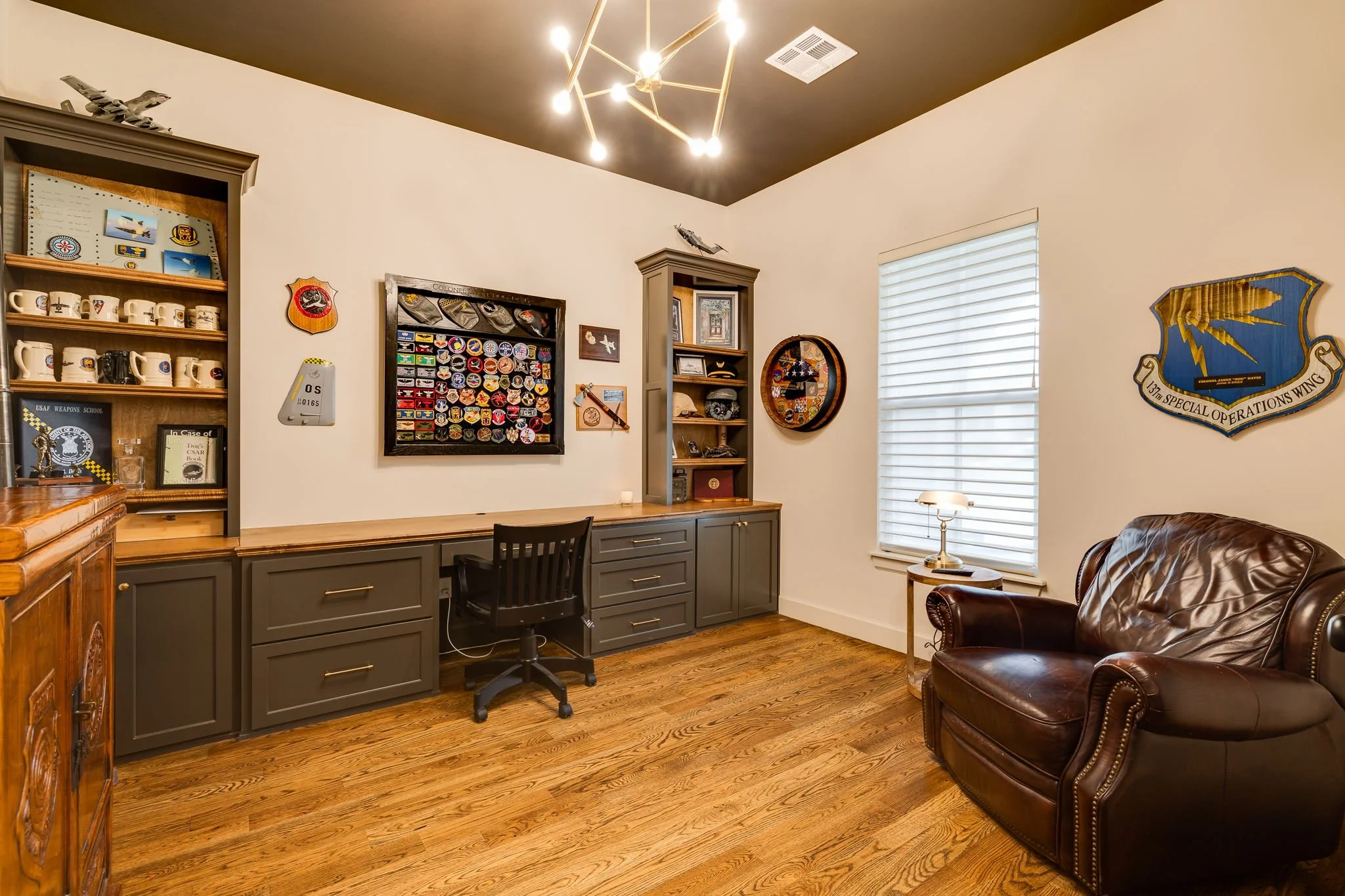 55-1732-parkwood-ave-edmond-ok-73034-home-office-built-in-desk.jpg