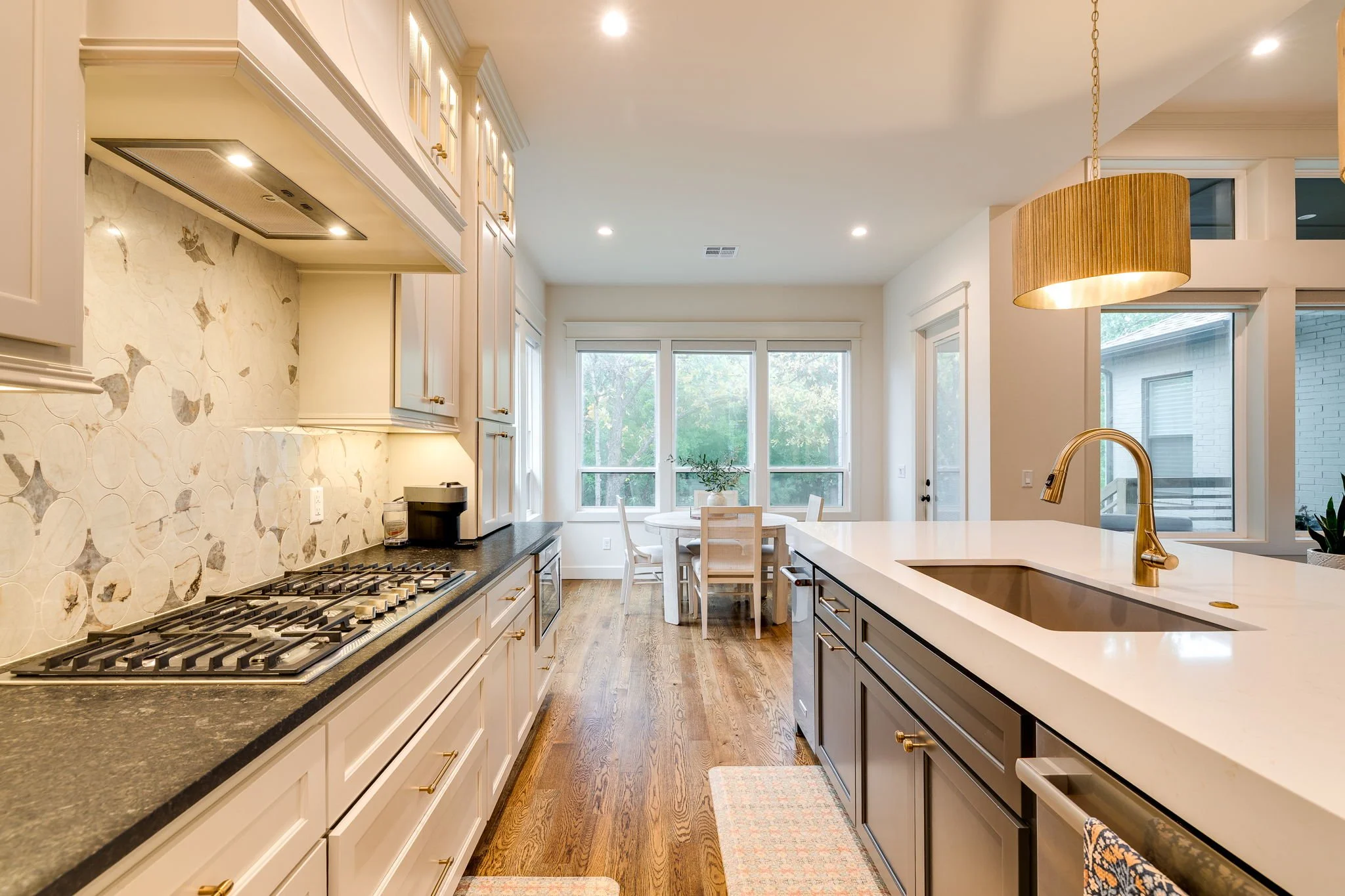 27-1732-parkwood-ave-edmond-ok-73034-kitchen-island-sink.jpg