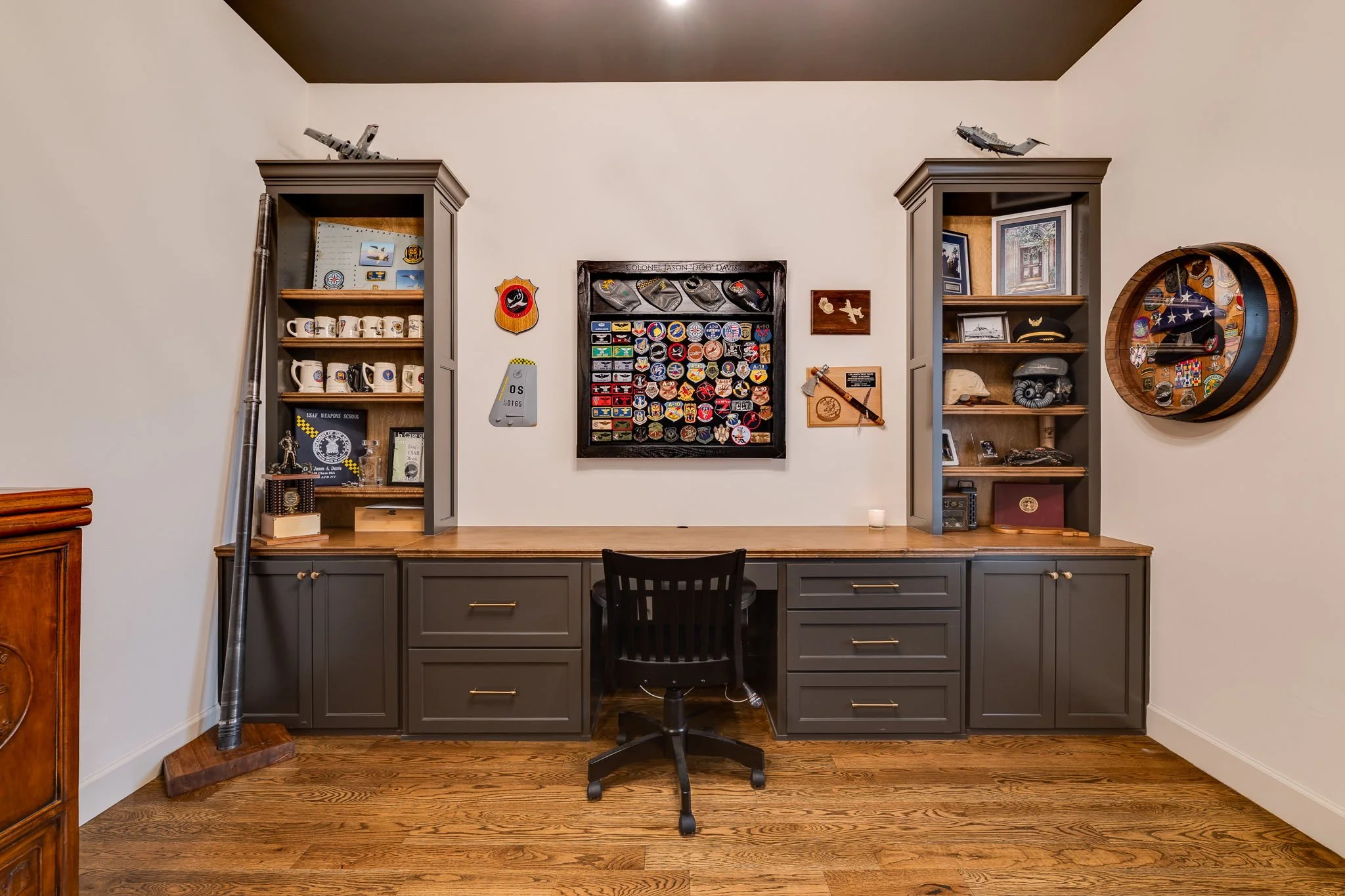 57-1732-parkwood-ave-edmond-ok-73034-study-built-in-shelving.jpg