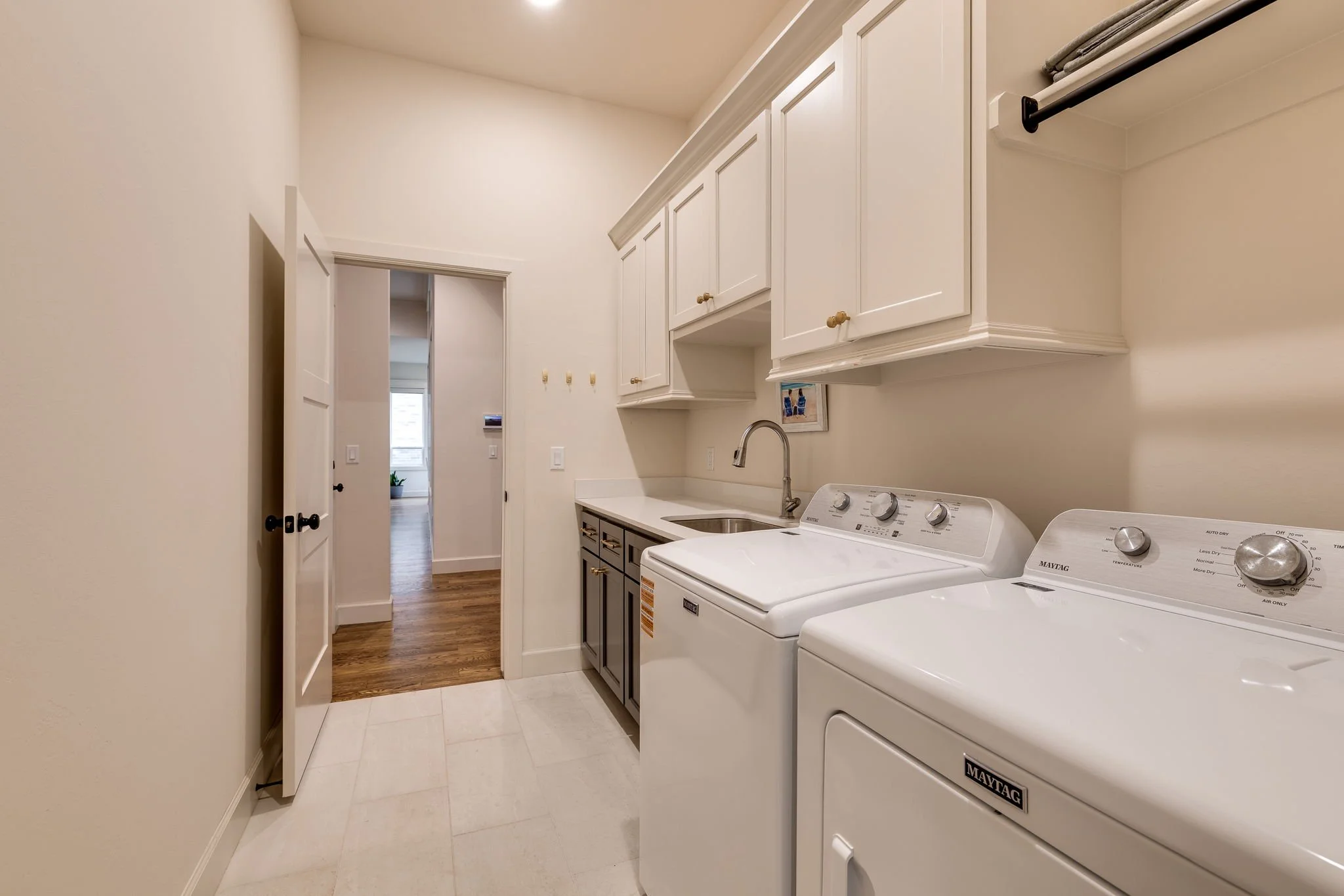 60-1732-parkwood-ave-edmond-ok-73034-laundry-room.jpg
