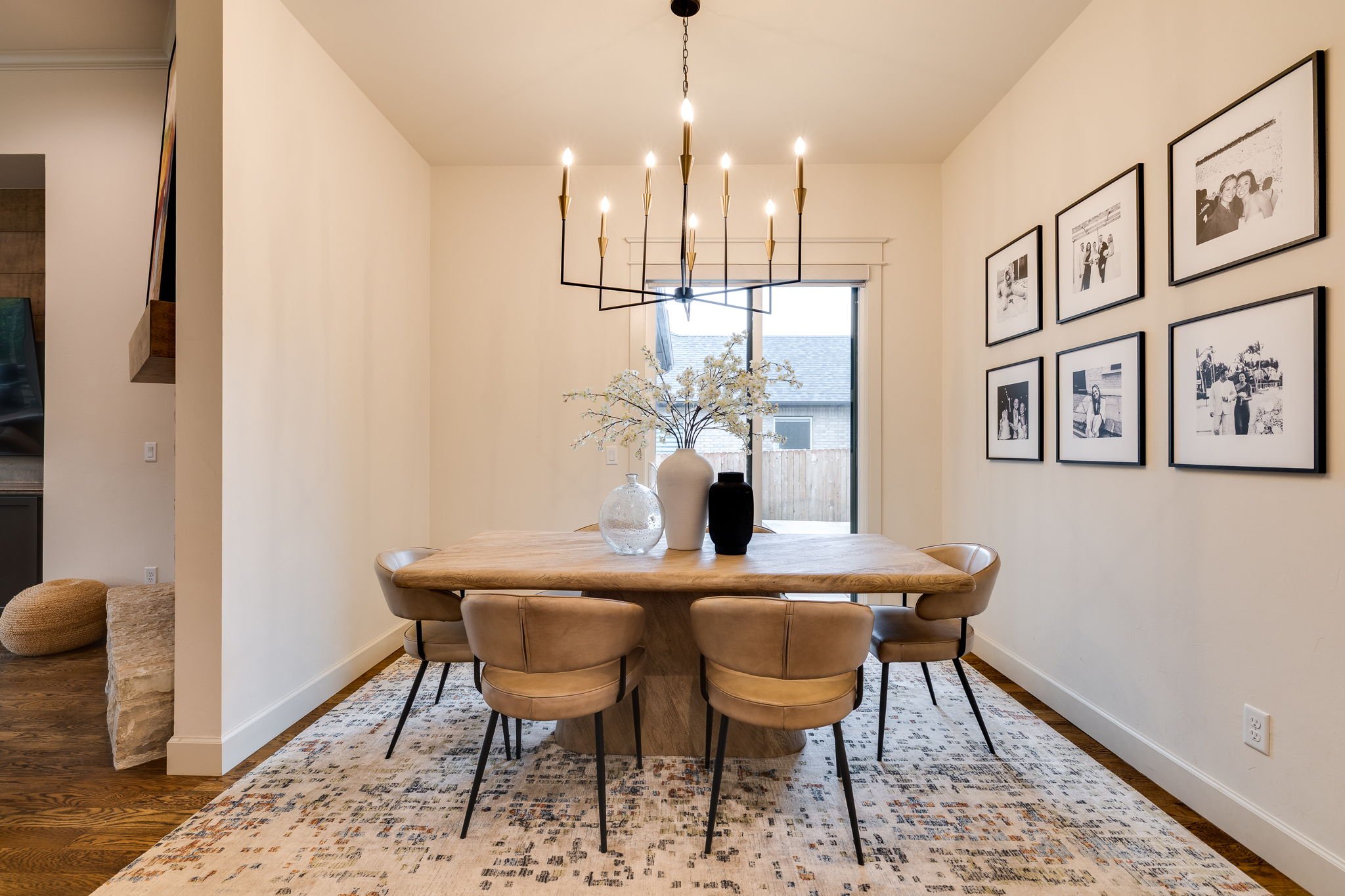 07-1732-parkwood-ave-edmond-ok-73034-dining-room-chandelier.jpg