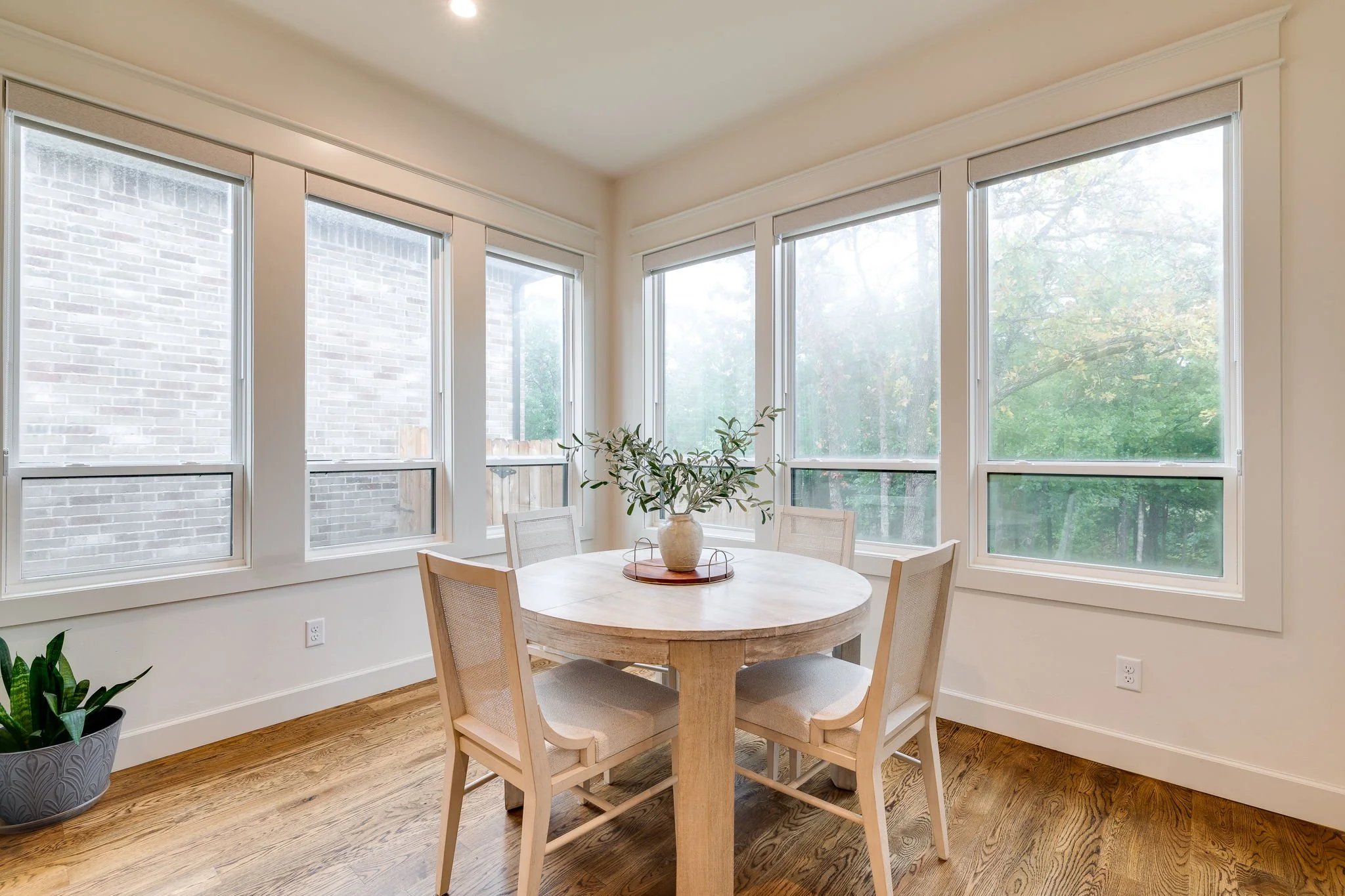 29-1732-parkwood-ave-edmond-ok-73034-breakfast-nook.jpg