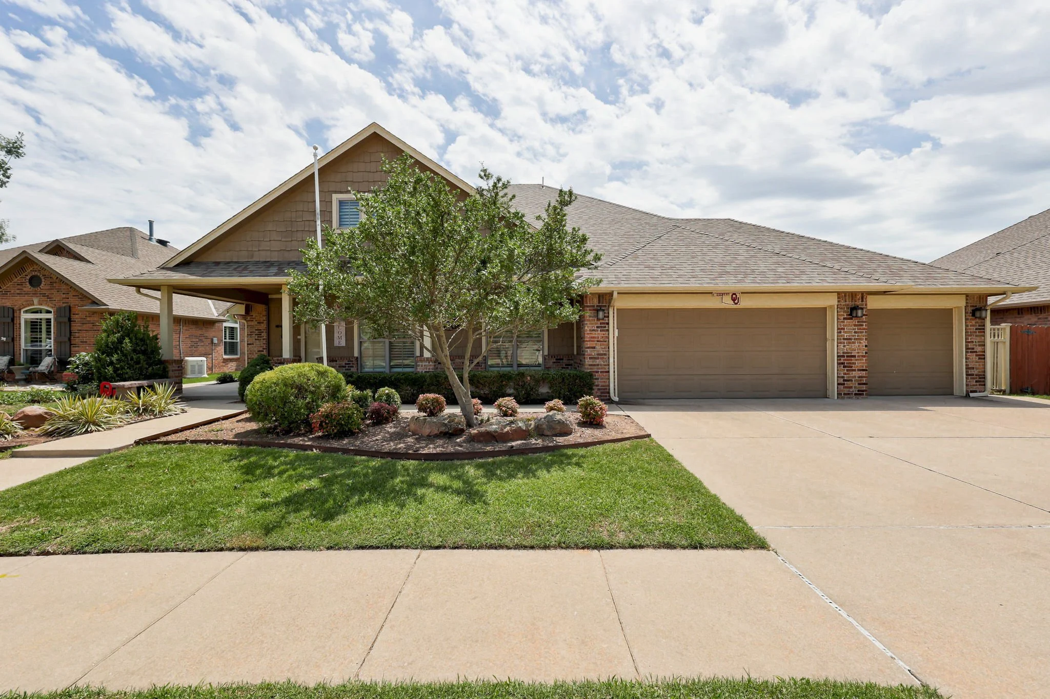 6601-chelsey-ln-oklahoma-city-ok-02-front-exterior-angle copy.jpg