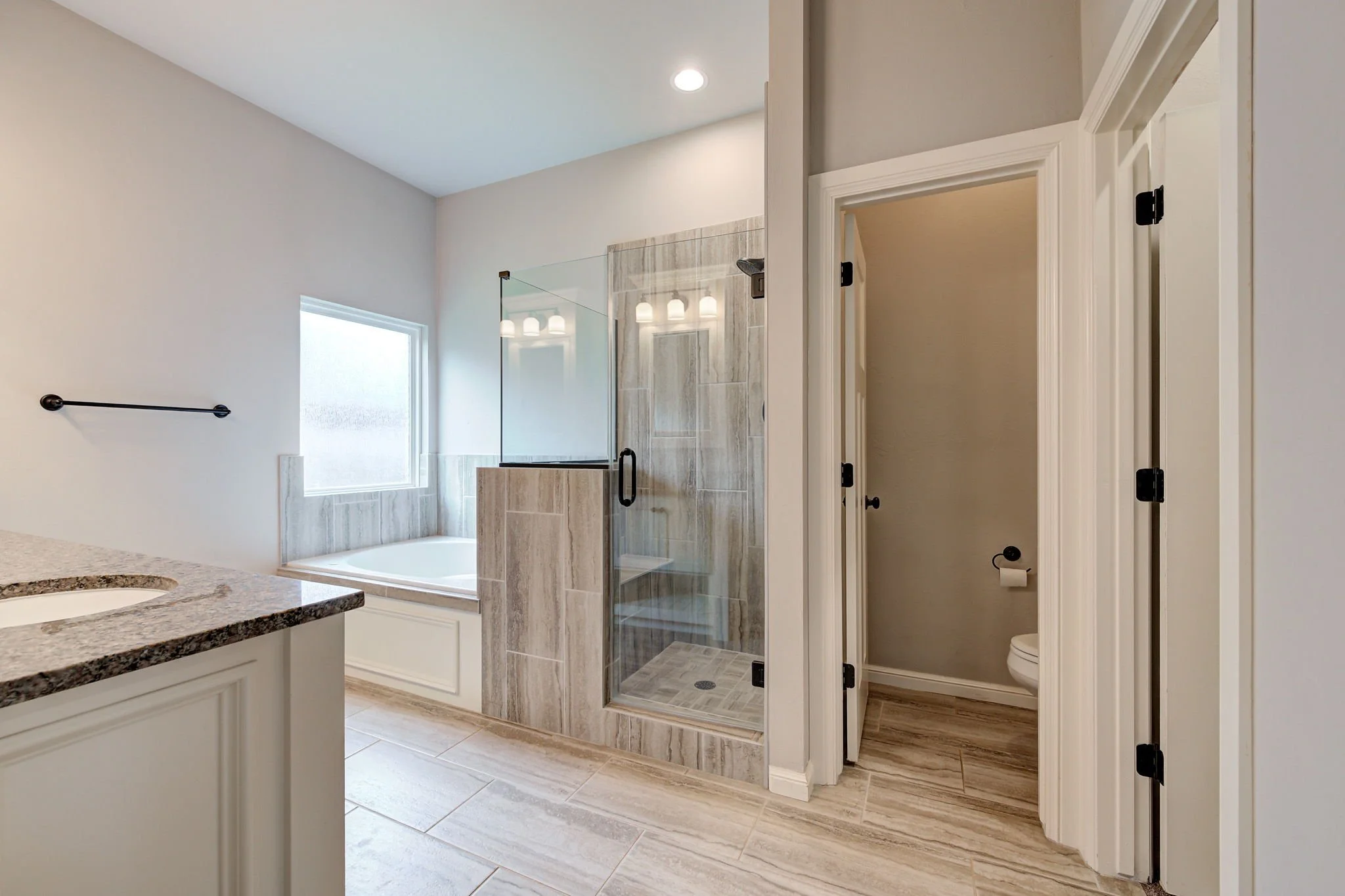 20-master-bathroom-soaking-tub-walk-in-shower.jpg