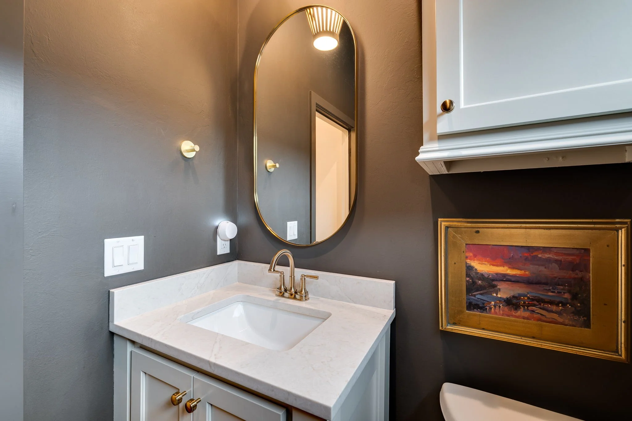 59-1732-parkwood-ave-edmond-ok-73034-powder-room-vanity.jpg