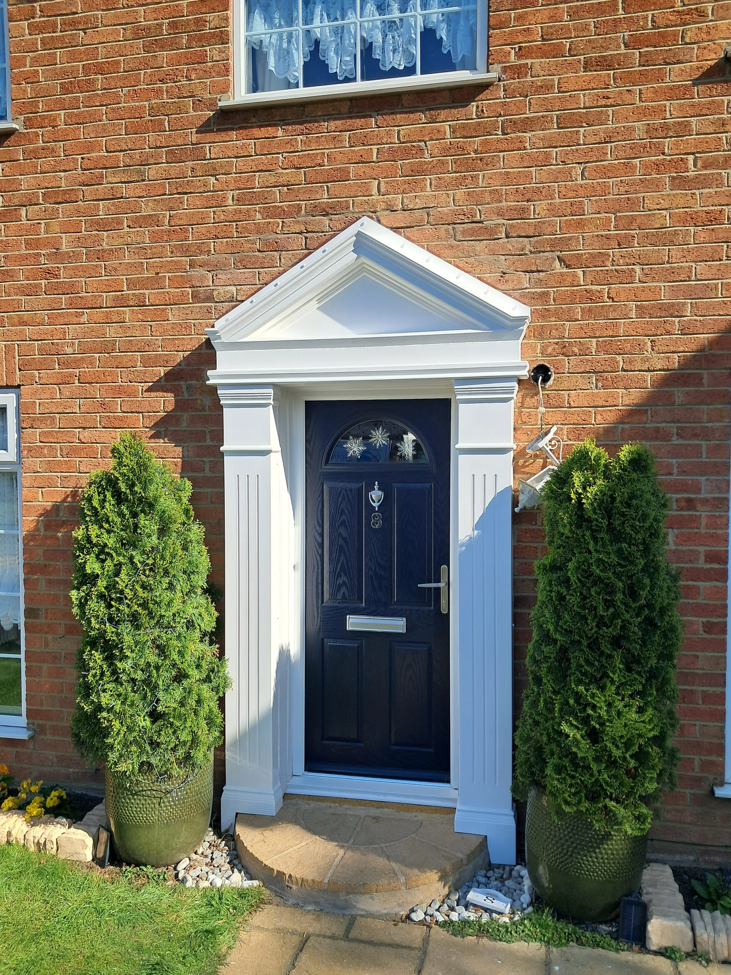 Worcester - GRP door surround set - 2 x side pilasters & 1 x apex pediment door top