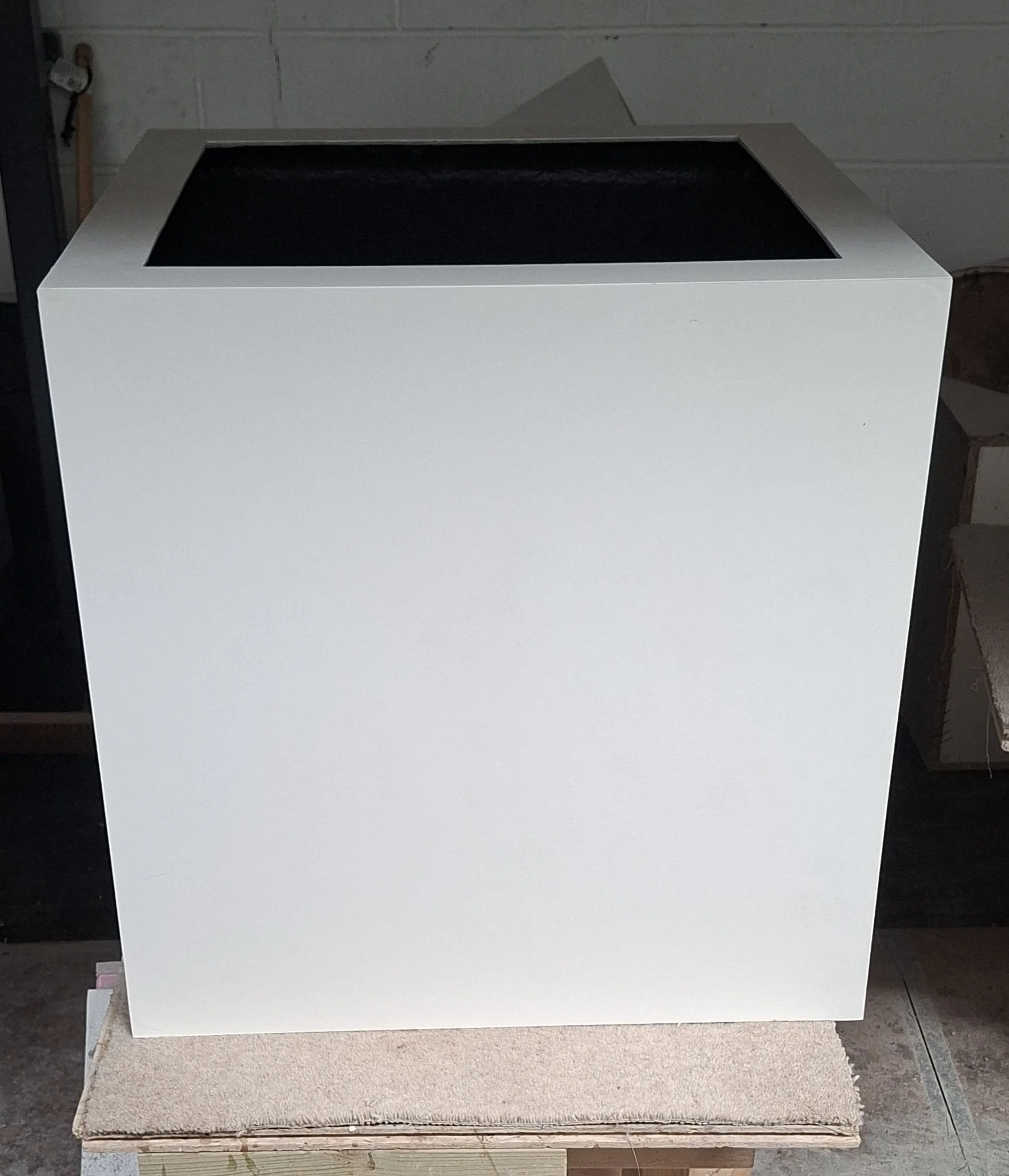 60cmx60cmx60cm planter.jpg