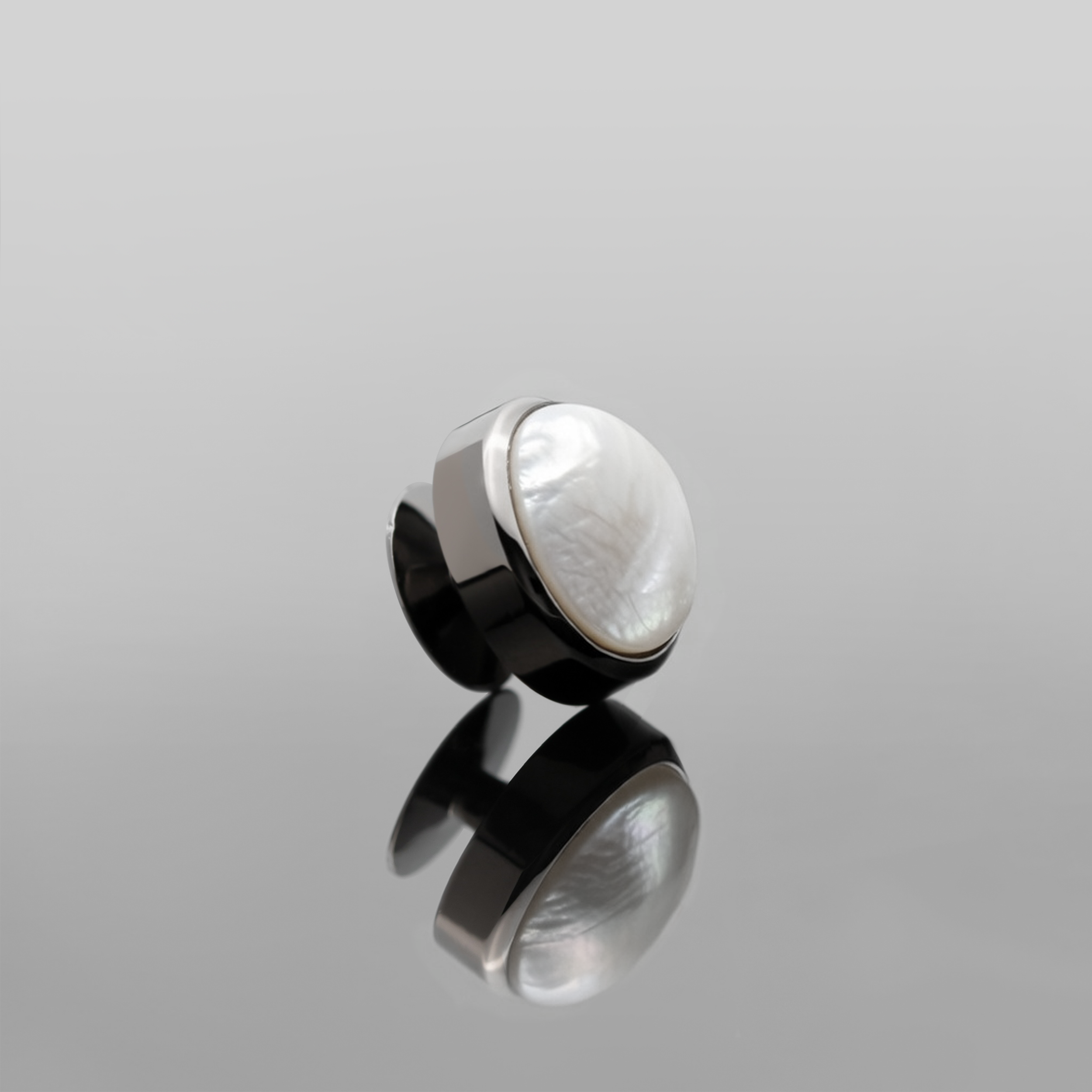 GM_MOTHEROFPEARL_2026.png
