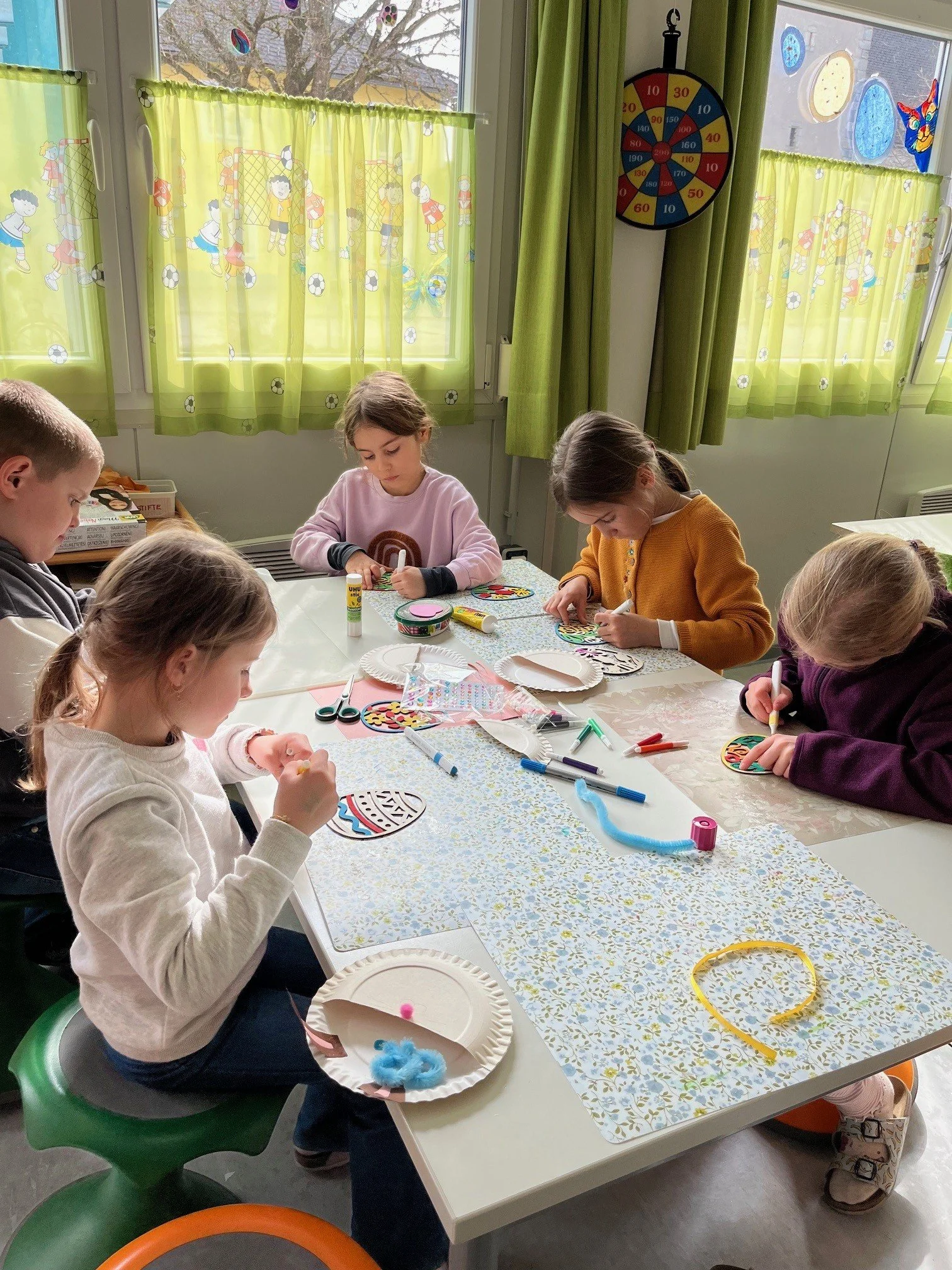 Osterdekoration im Naberaum