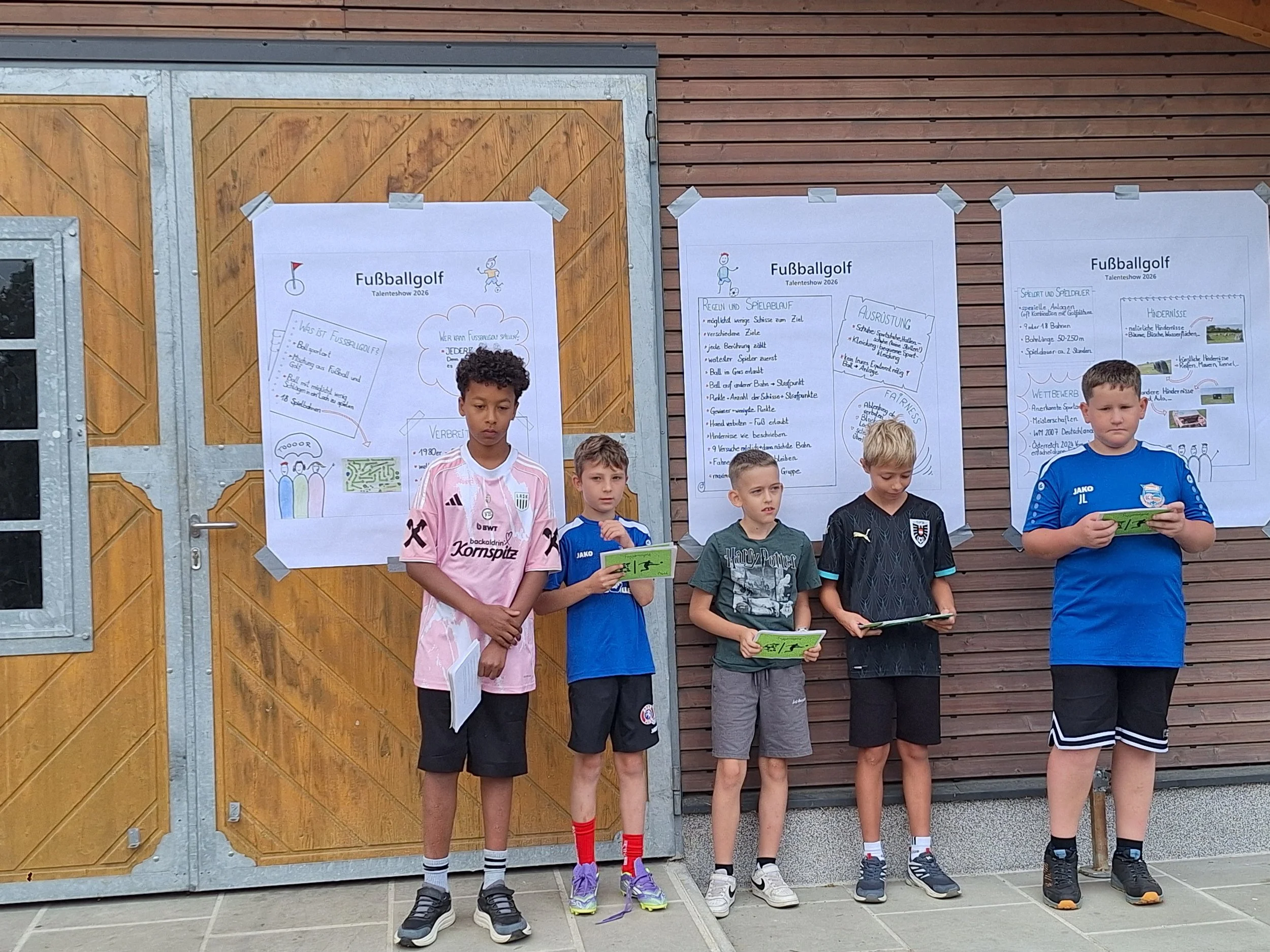 Marlon, David, Valentin, Alexander und Julian mit ihrem Talent Fußballgolf