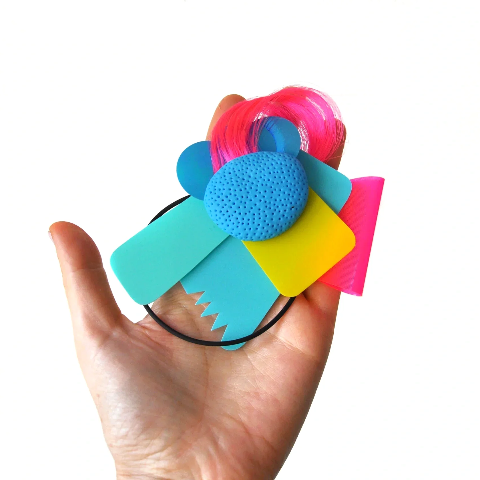 Brooch_Mixed_Techniq.jpg.webp