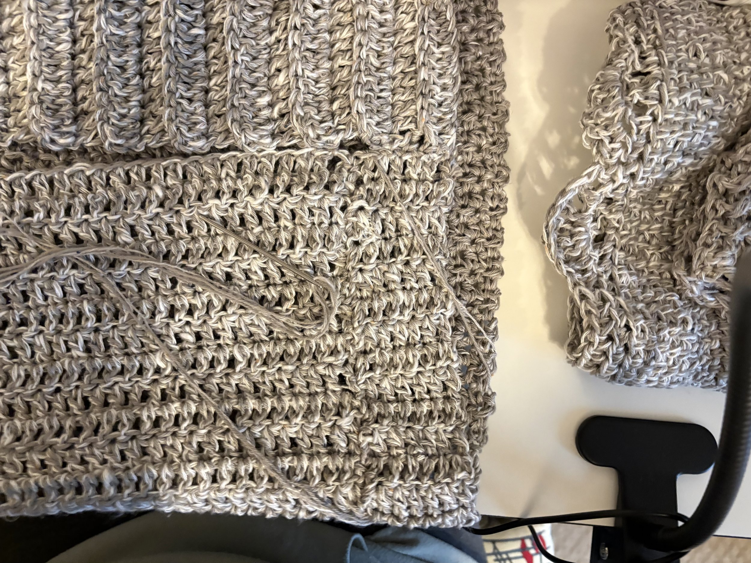 Attaching the collar to the front