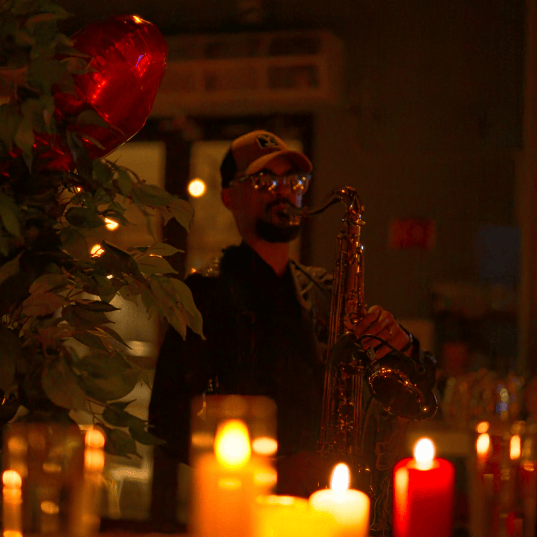 live saxophonist at buena vida