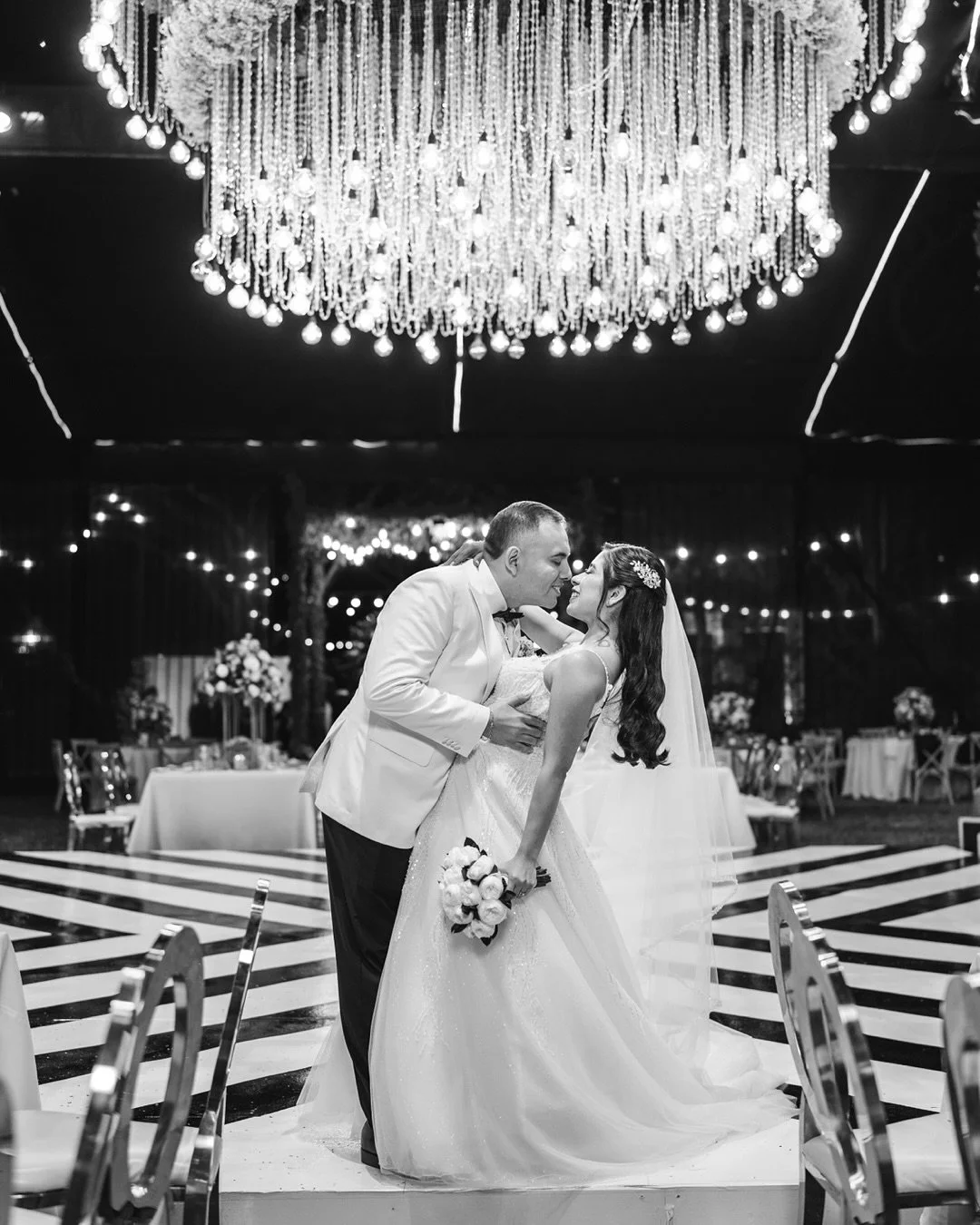 Un brev&iacute;simo repaso por la incre&iacute;ble boda de Piero &amp; Cesia.

foto: @franklinzumaran_fotografo 
wp: @brunellafuentes.wp 
video: @paqarifilms_bodas 
makeup: @carolinarenzzomakeup 
vestido: @elhanovias 
tocado: @kellydiaz_tocadosyjoyas