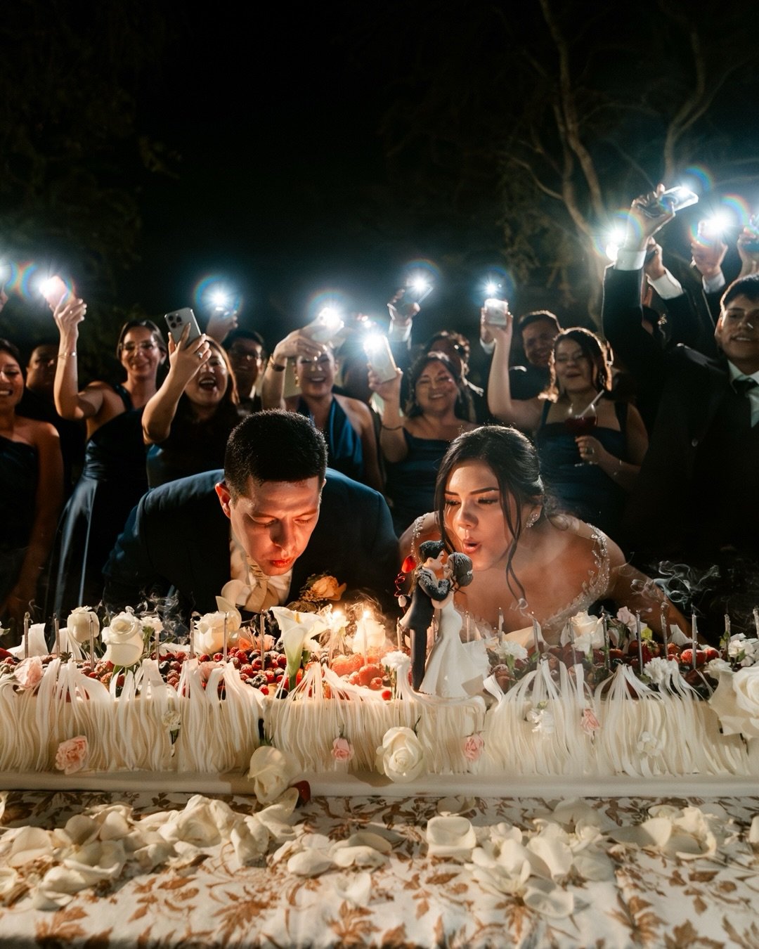Nicole &amp; Edison

Hace poco celebramos su hermosa boda.

Con un gran equipo:

wp: @silvanaanguloweddingplanner 
fotograf&iacute;a: @franklinzumaran_fotografo 
video: @carlosromerofilms 
makeup: @angelaolanomua 
peinado: @cinthiaquezada_peinadostru