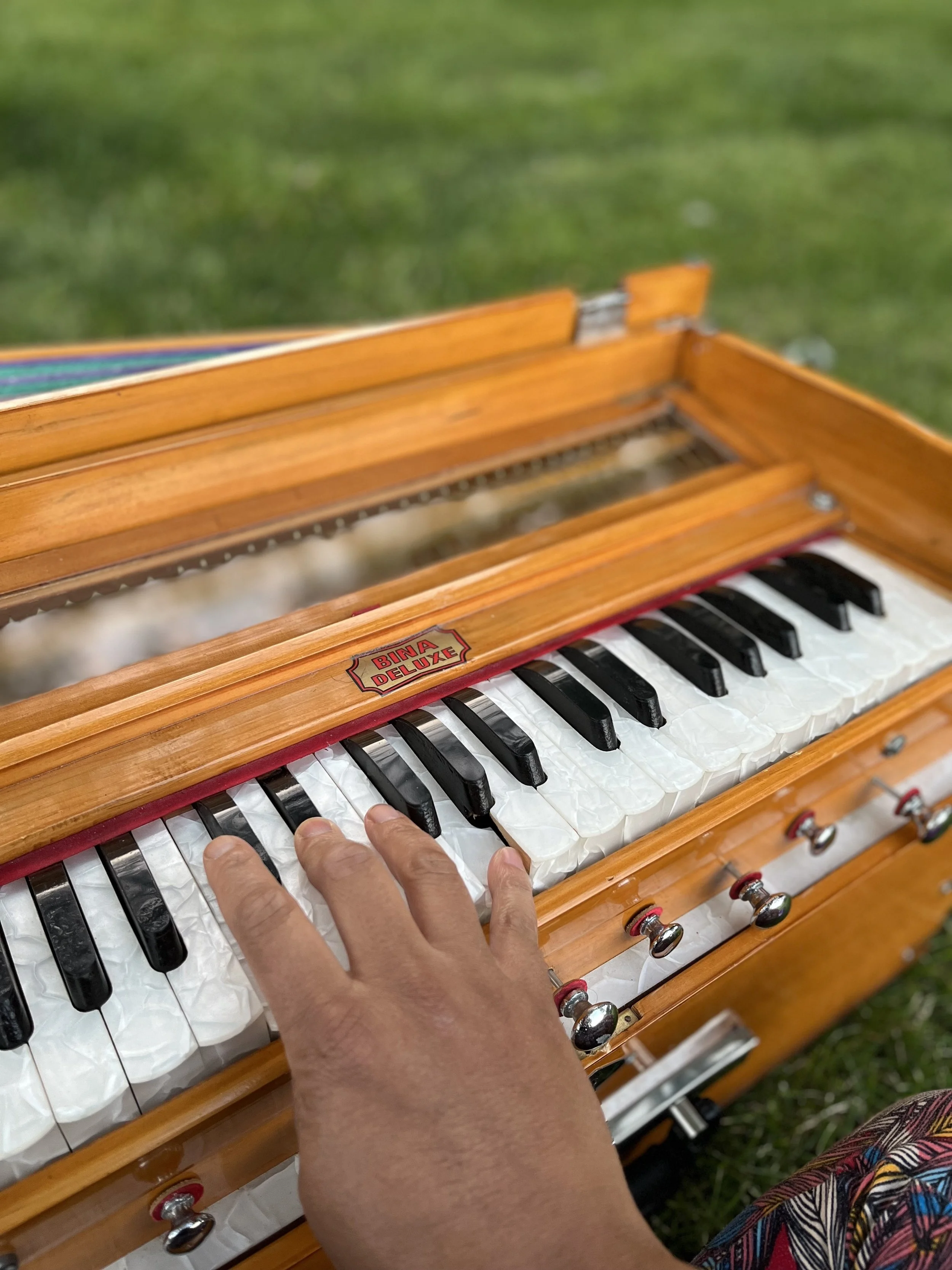 Is it difficult to play harmonium?