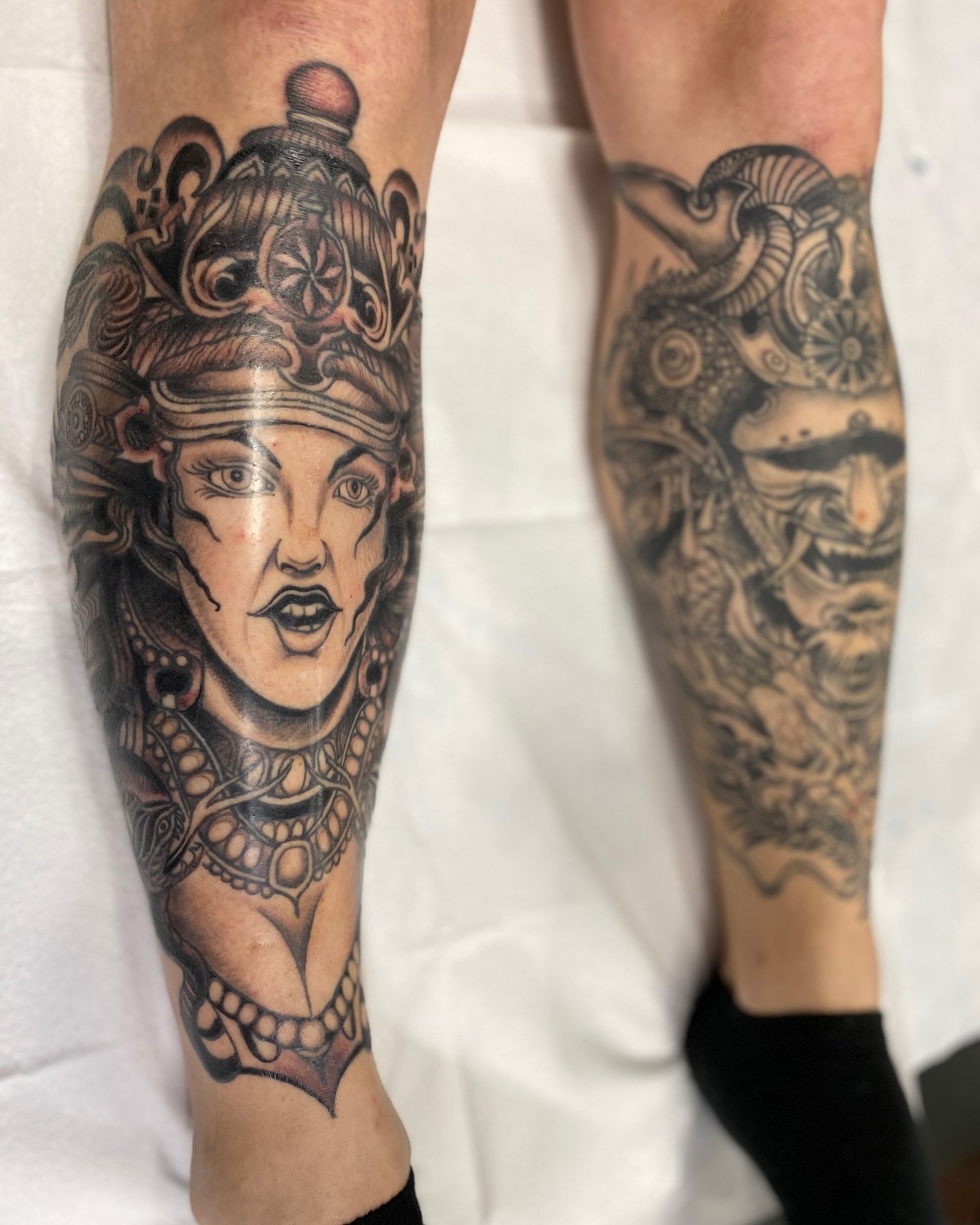 Tattooing by @rollhardy 🐝✨✨ now taking appointments 📩 rollhardy1@gmail.com
.
.
.
.
.
.
.
.
.
#thehivetattooportland #portlandtattooartist #pdxtattooartist #kentonpdx #portlandtattoo #pdxtattoo
