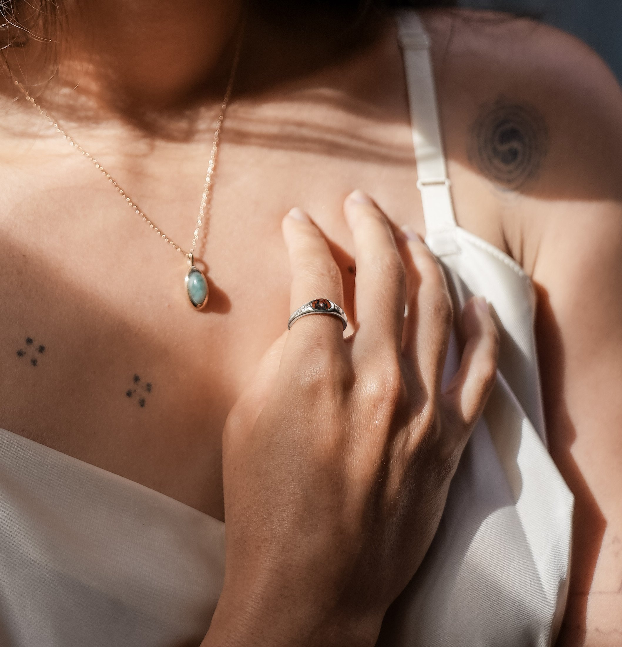 Mini Pedestal Ring Cab and Sapphires Obsidian Silver.jpg