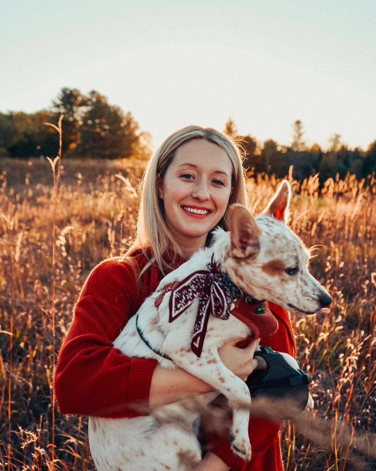 i n t r o d u c t i o n s
Hi friends! My name is Catherine, but for the sake of my retail career everyone calls me Cat. My husband Brad and I co-own an artisan shop in Traverse City, Michigan * @compassrosetc * and our candle company * @ambushcandlec