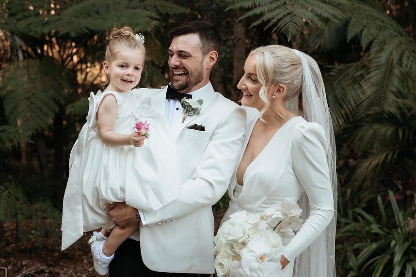 Mums &amp; Dads, are you looking for fun ways to include your kids in your ceremony? A few of my fave options:

💖 Have them sign a fun commemorative certificate during the signing
💖 Incorporate vows for your kids to repeat or agree to
💖 Quiz them 