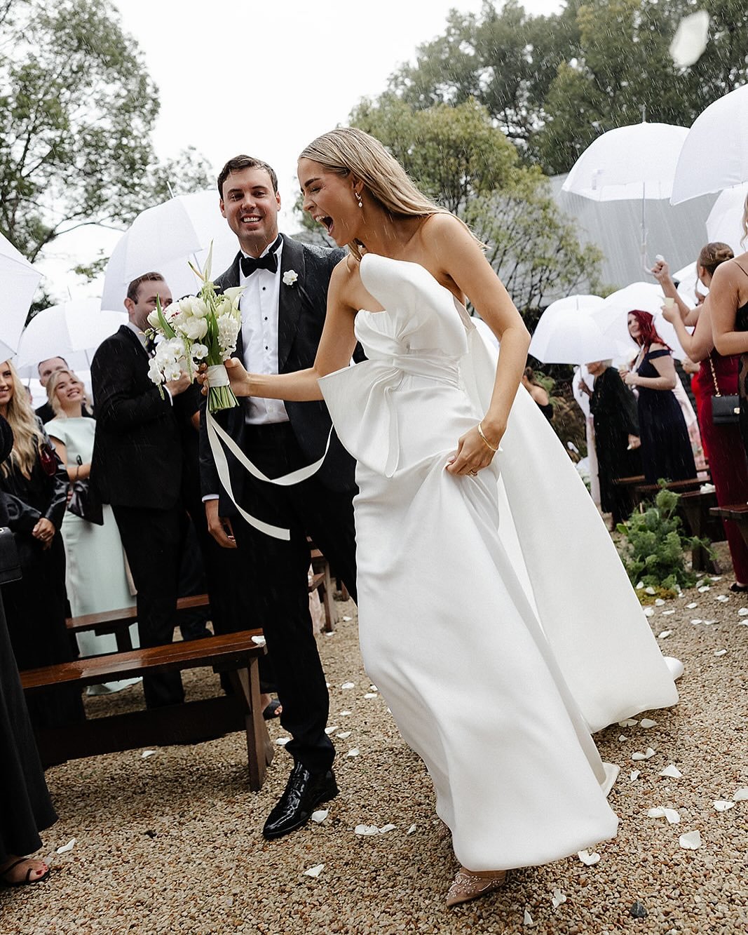 When it&rsquo;s raining outside, but you are the SUNSHINE and your guests are the VIBE! 🔥

Stunning photos by @emmatkalcevicweddings 
Venue @kwila.lodge 
Celebrant @weddingsbymariastauber 
Coordination @under.the.arbour 
Content @contentbykris 
Musi