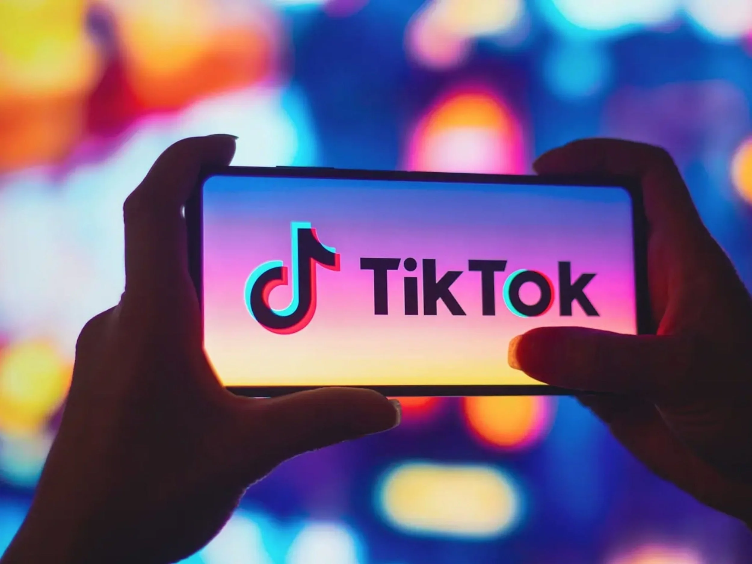 tiktok-2791487.jpg