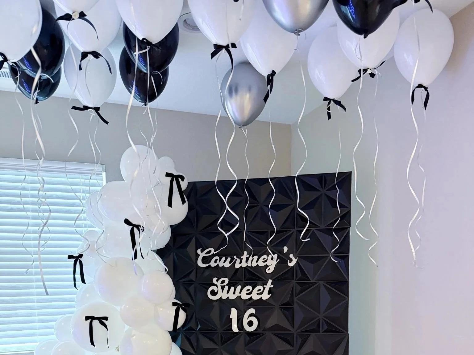 ceilingballoon.jpg