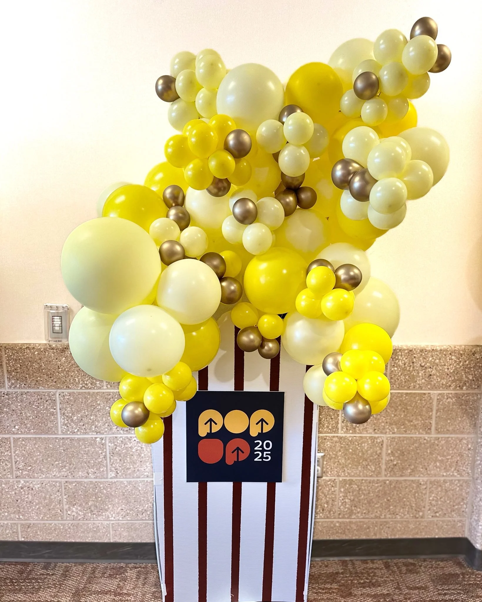 popcorngarland.jpg
