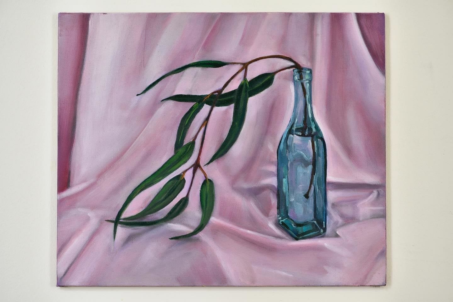Gums in blue bottle, 25.5x30.5cm, oil on canvas, 2022